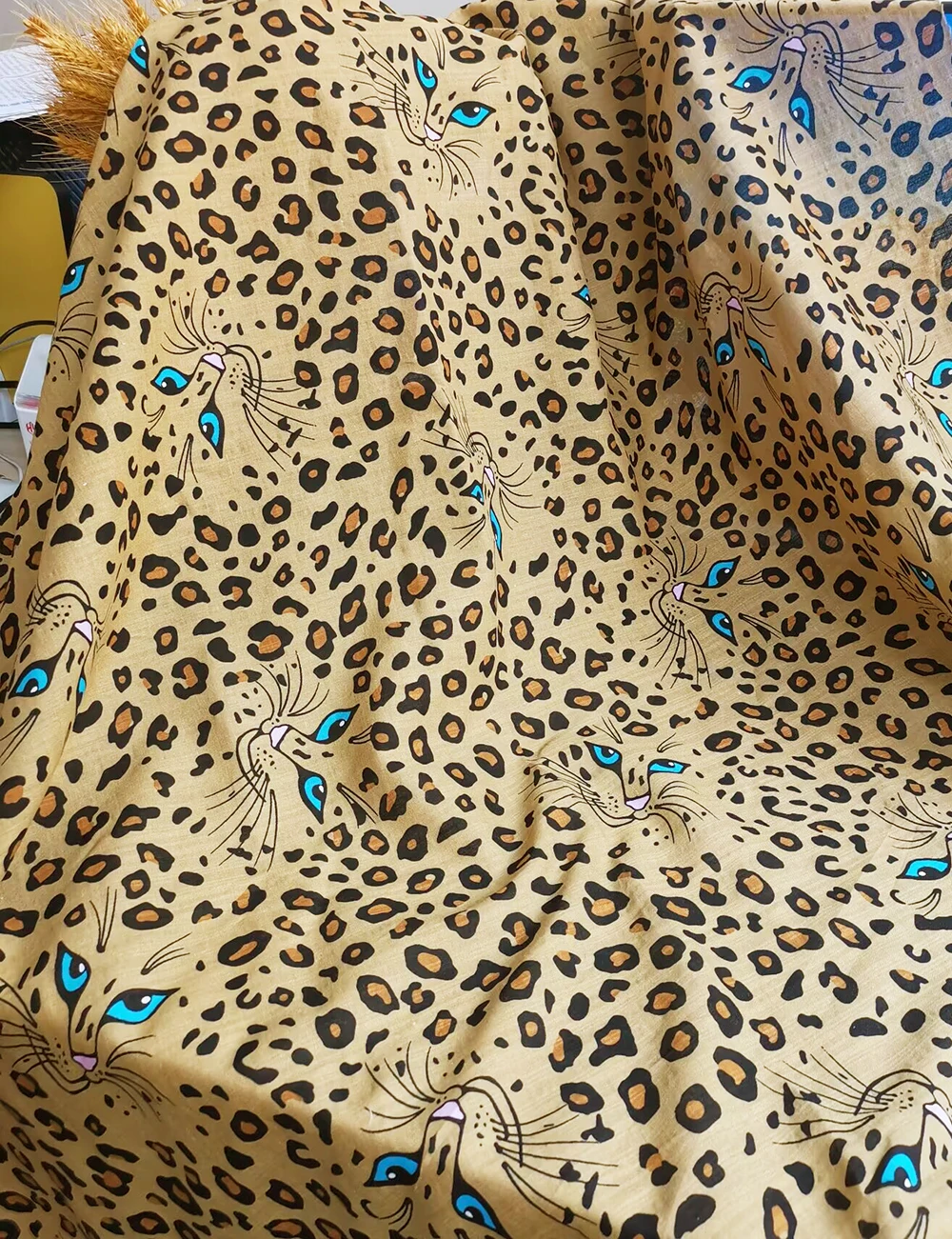 1 Meter x 1,45 Meter Afrika Brown Leopard Dress Material Stoff Dünne Baumwoll-Krepp-Gaze Nicht transparent – Detail 11