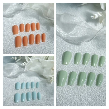 マカロンカラープレスオンネイルピンク、ブラック、ホワイト、グリーン、ブルー、オレンジ付け爪手作り付け爪ミディアム棺爪指先