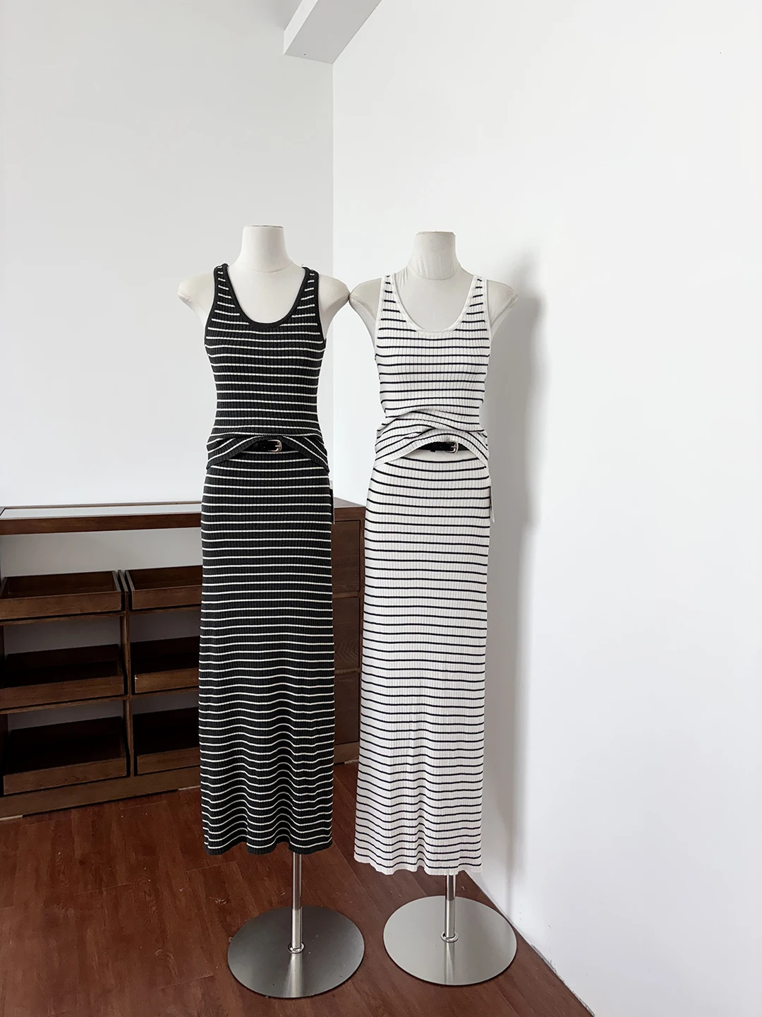

Summer 2026 Women's Casual Stripe Knitted Vest And Skirt Set Polyester Fiber Sleeveless Straight Tube Dress Two-Piece Set