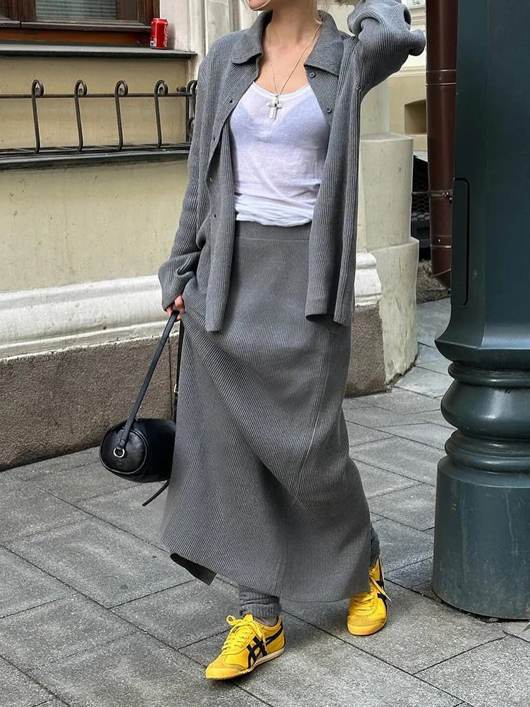 

2025 осенне-зимний вязаный комплект, женский однотонный простой воротник-поло, свободный повседневный кардиган, юбка, свитер из 2 предметов, наряд