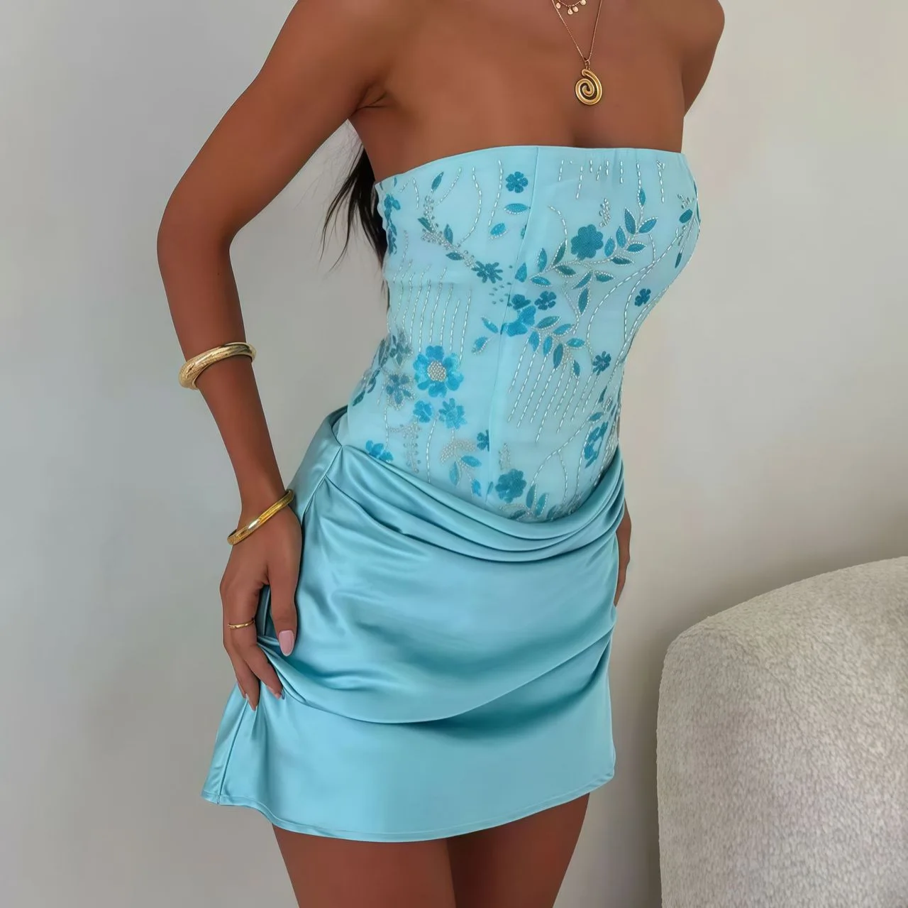 Sukienka tuba z haftem cekinowym w kwiaty, seksowna, dla gorących dziewczyn, z plisowaną satyną, patchworkowa, podkreślająca biodra, na imprezę, studniówkę, modna odzież uliczna.