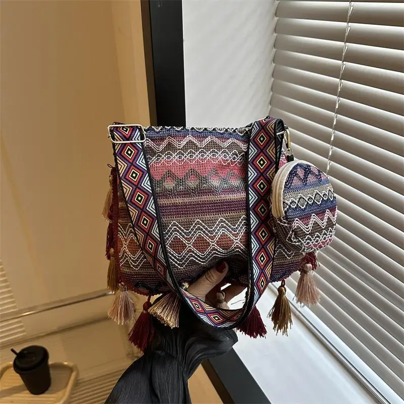 New Ethnic Tassel Bucket Shoulder Bags Four Seasons Bohemia Popular All-match Ladies Crossbody Bag Eco-friendly Commuter Storage