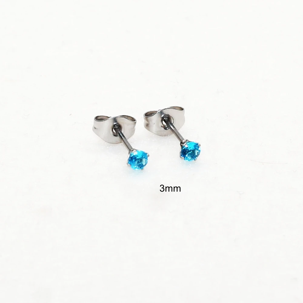 Edelstahl-Ohrstecker mit ozeanblauen Zirkonia-Steinen im klassischen Stil, von 3 mm bis 8 mm, farbecht, hypoallergen, hochwertiger Schmuck. – Detail 4