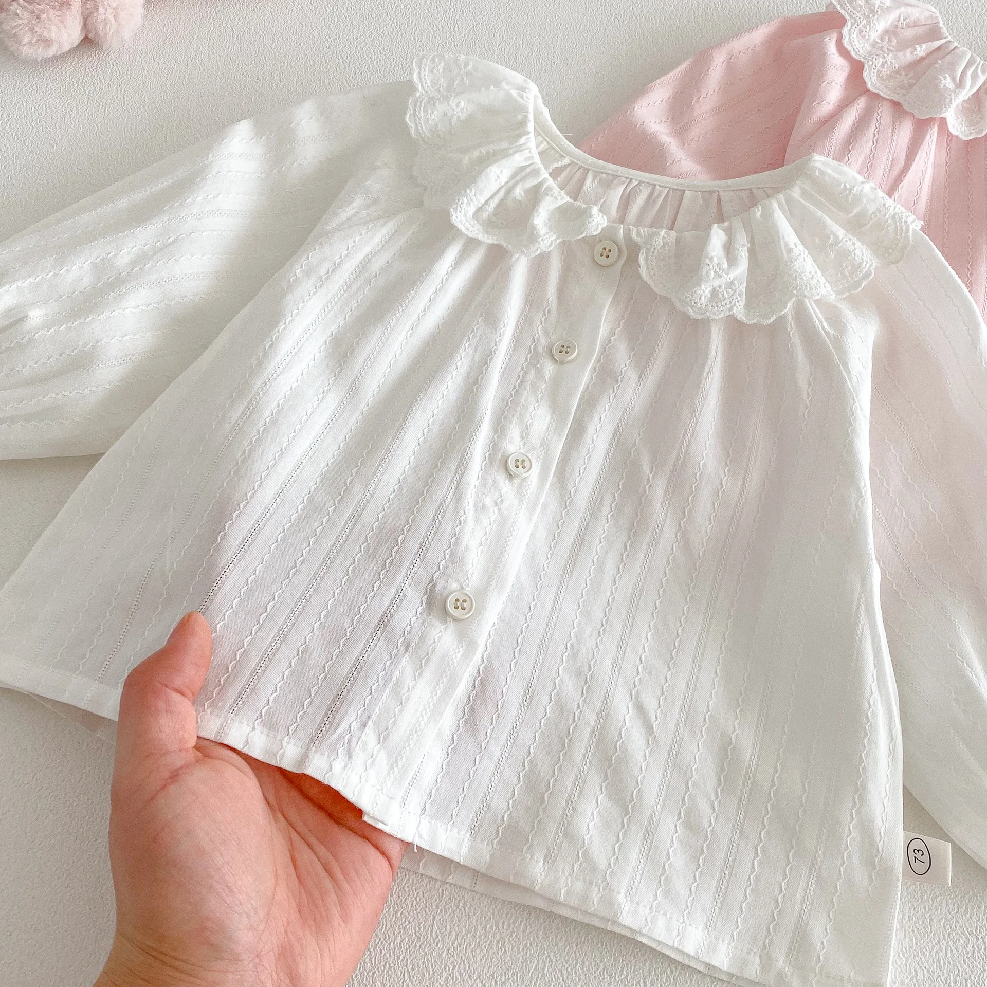 Girls' Doll Collar Shirt 2026 New Spring Baby Korean Version Lace Shirt Children's Korean Version Spring Top