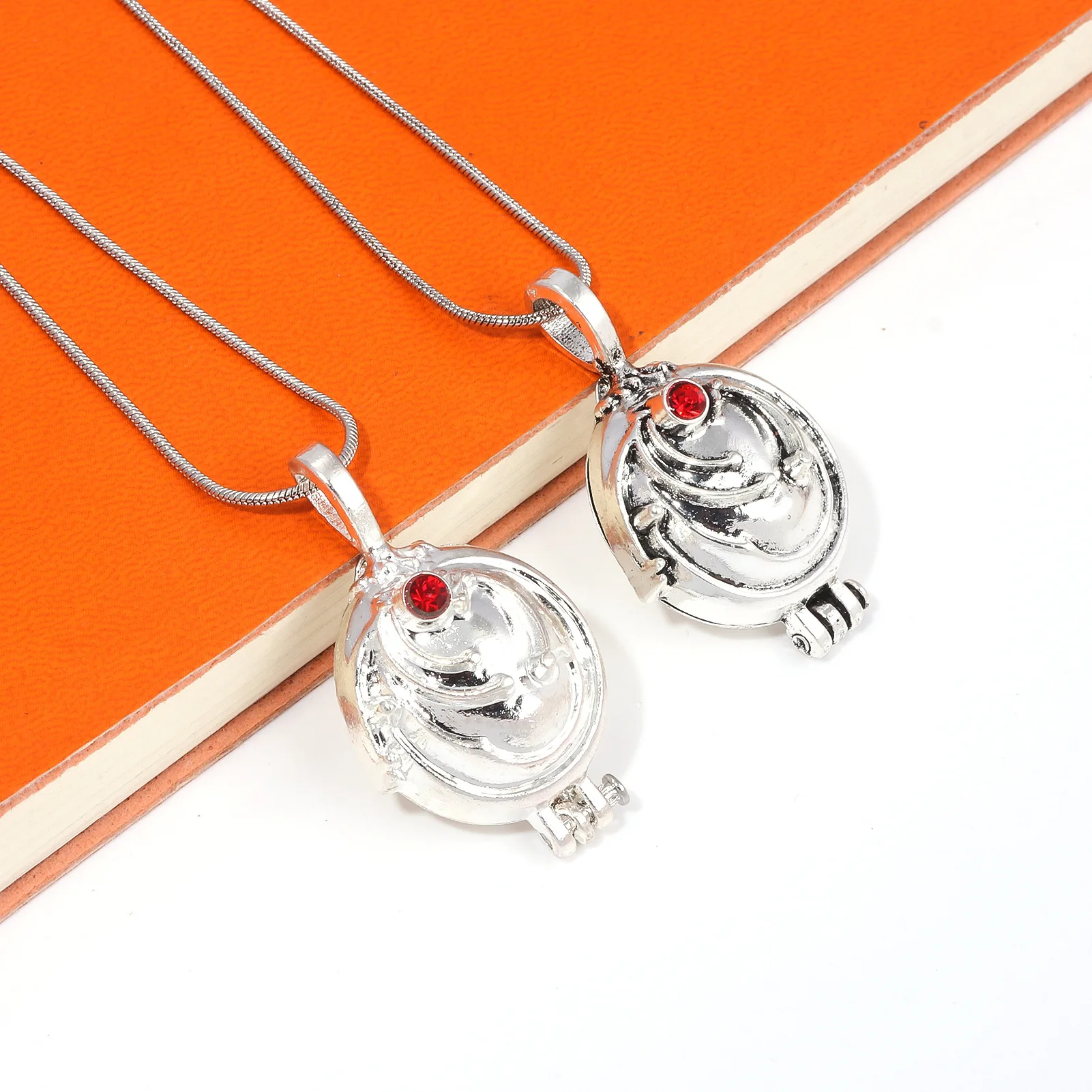 Hot Sale The Vampire Diaries Necklace Elena Gilbert Vintage Fashion Vervain Verbena High Quality Necklace Pendant For Wome