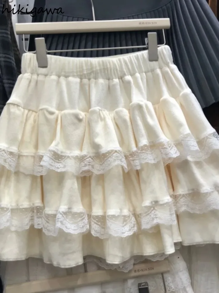 Gonne di velluto per le donne 2025 Faldas Mujer De Moda dolce coreano Jupe addensato patchwork pizzo Saia linea di moda dolce minigonna