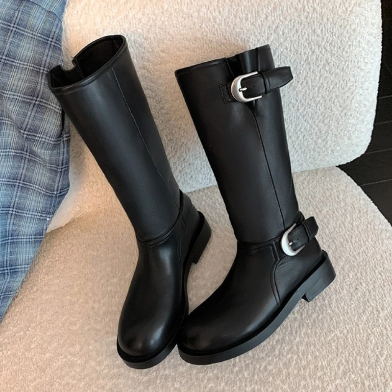 أحذية نسائية مسطحة من جلد الغزال أحذية موضة جديدة غير رسمية للركبة أحذية فارس عالية أنيقة لشتاء 2025 أحذية ماركة تشيلسي موهير بوتاس