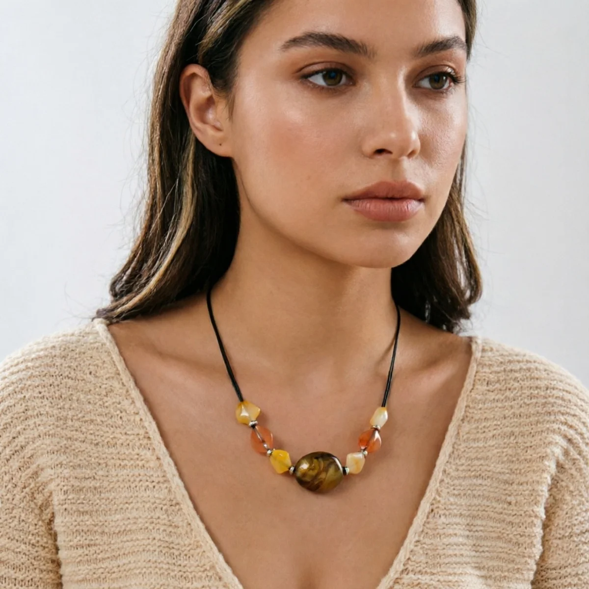 Ästhetische Boho-Halskette mit unregelmäßigen Acrylperlen und schwarzem Seil für Damen und Herren, Retro-Handarbeit, geometrischer Choker, Partyschmuck – Detail 20