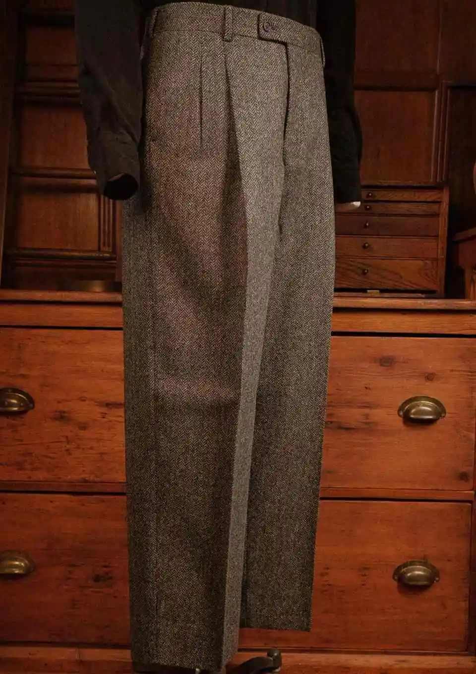 Vintage Herringbone Mens Dress Pants Raised Waist Front Pleat Tweed Material Casual Bottoms For Daily Office Event Customized