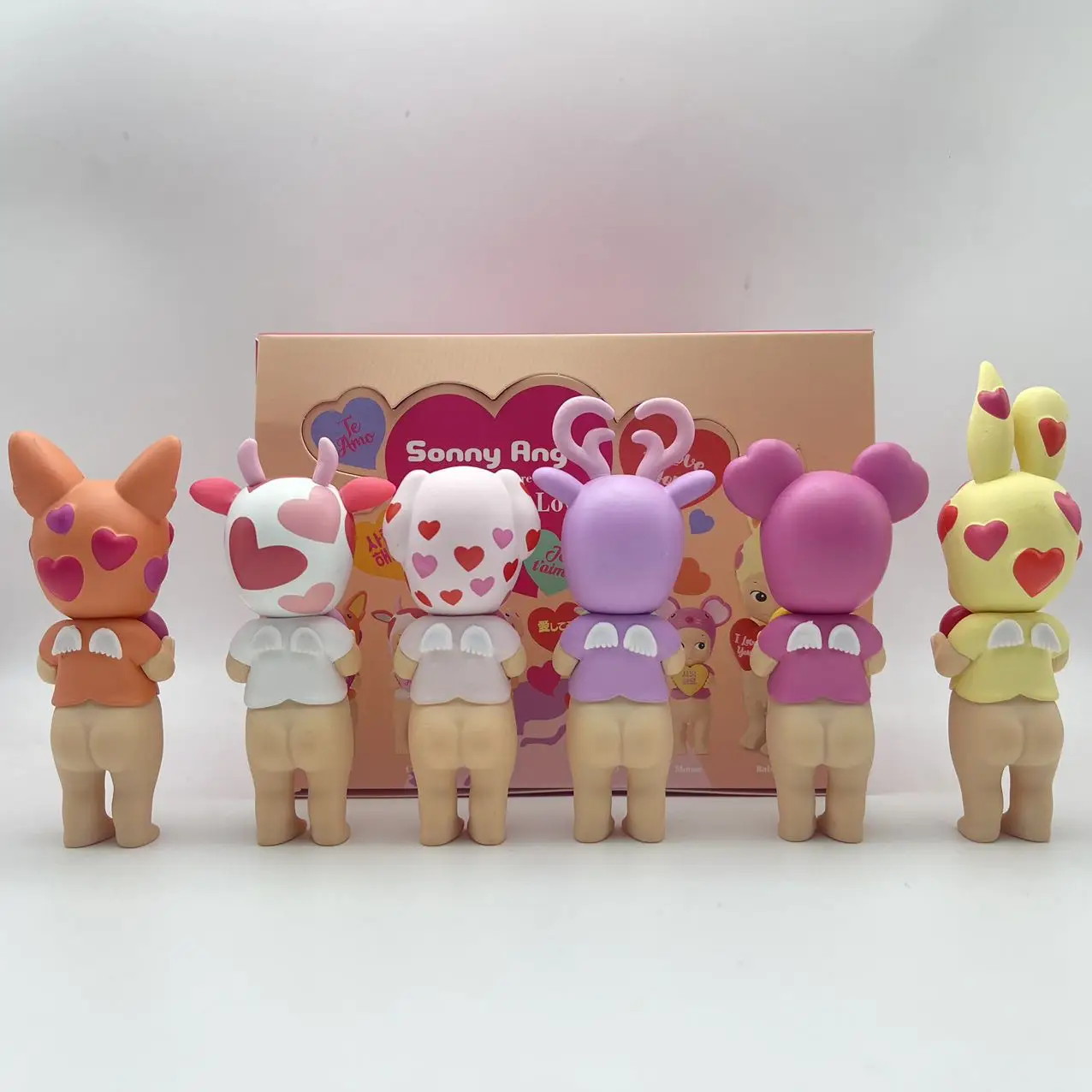 Replica di mini figure di Sonny Angel Messaggio della serie Love Ti amo Scatola cieca 6 pezzi Ornamenti Ventole di bambole Regali per festival a sorpresa