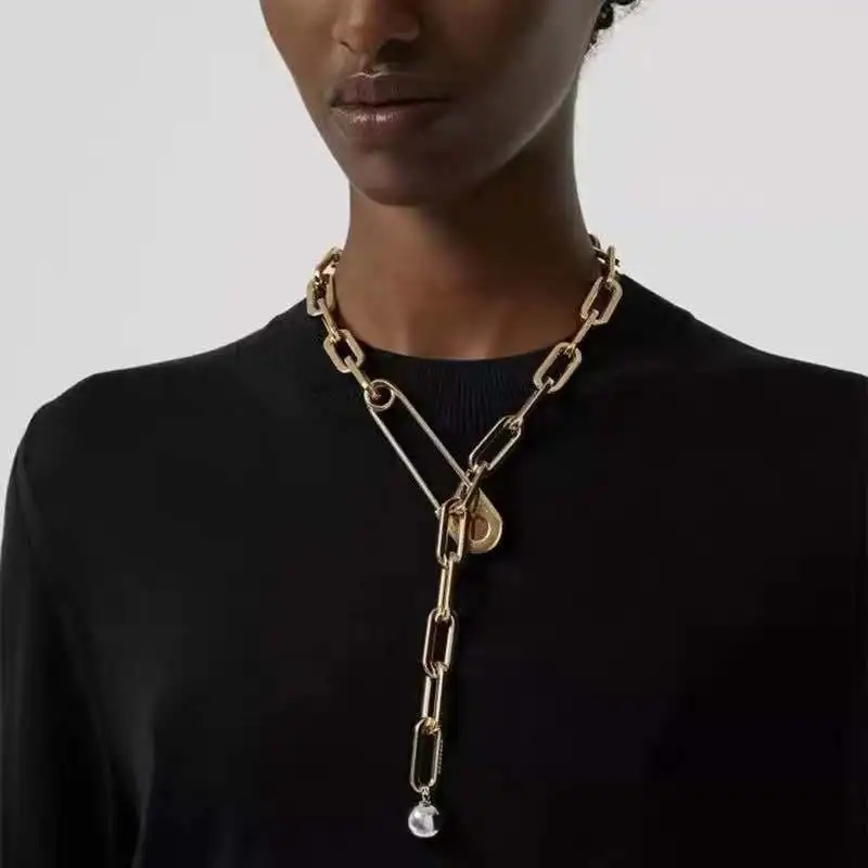 

New style metal buckle necklace. Fashion, simple and exquisite. Long jewelry decoration necklace for women. Charm party gift for