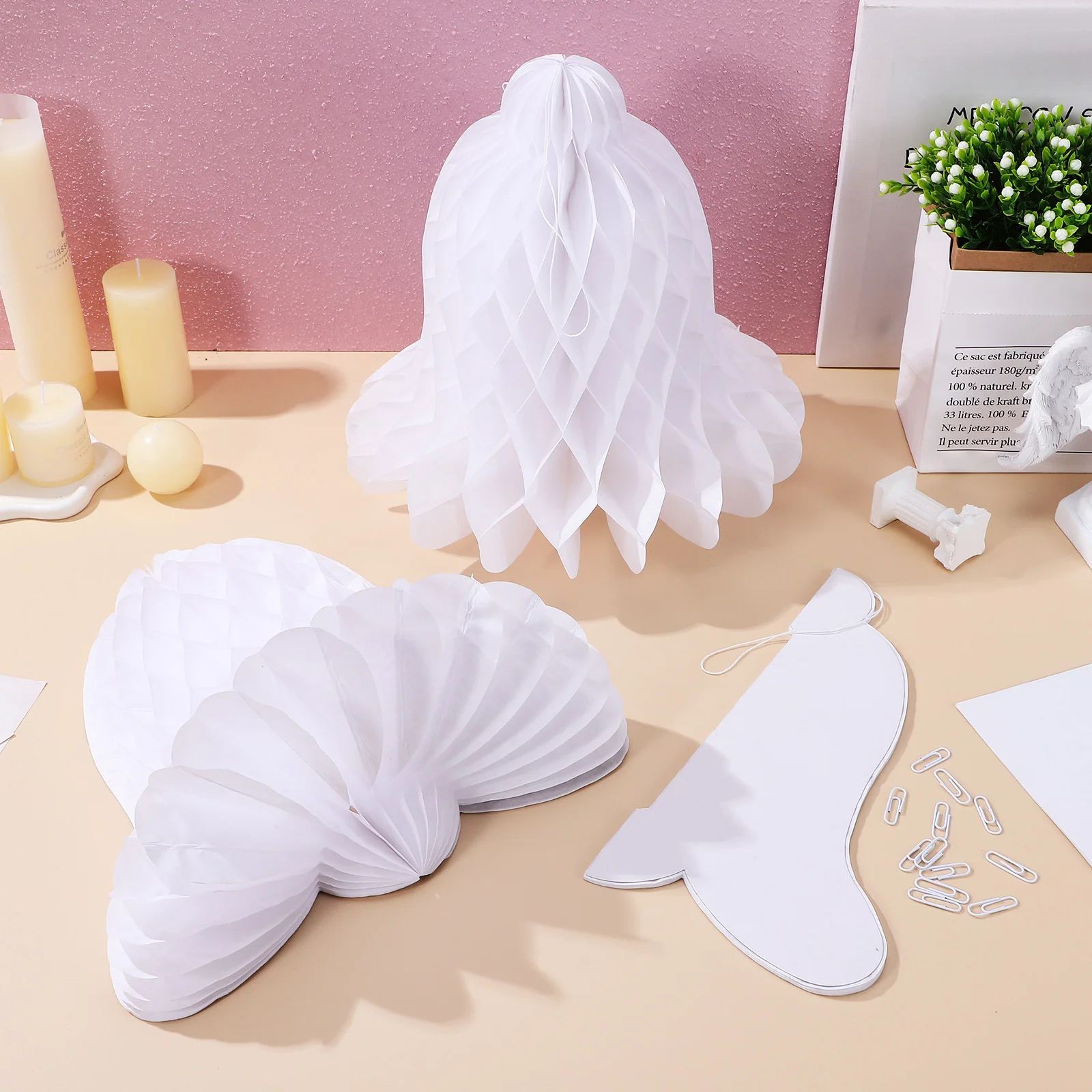 

5Pcs Honeycomb Bells Hanging Decorations Paper Honeycomb Bells for Wedding Christmas Party Holiday Decors Lightweight Elegant