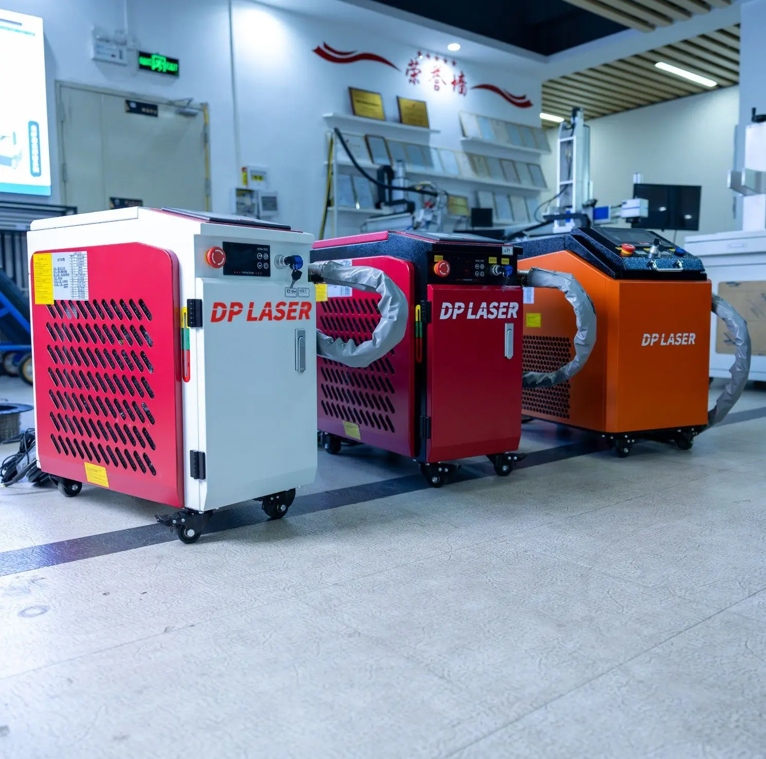 

Water-Cooled Laser Welding Machine Is Suitable for Laser Welding of Metal Materials