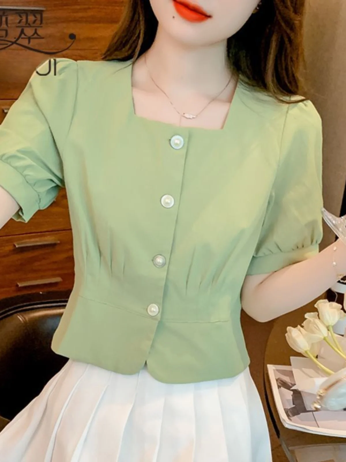

Fashionable Short Sleeve Chiffon Shirt Summer 2025 New Small Size Waist Cinched Short Style Small Fragrance Style Short Sleev...