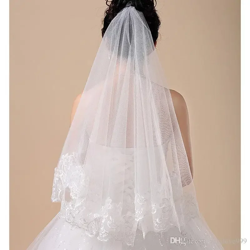 

Wedding Bridal Veil with Comb 1 Tier Lace Applique Edge Ivory Fingertip Length