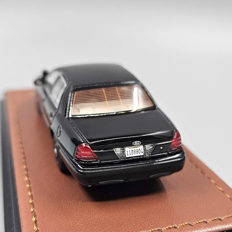 Goc 1:64 Ford Victoria couronne noir détective voiture alliage Miniature moulé sous pression Ford ornements jouets personnalisés enfants cadeau
