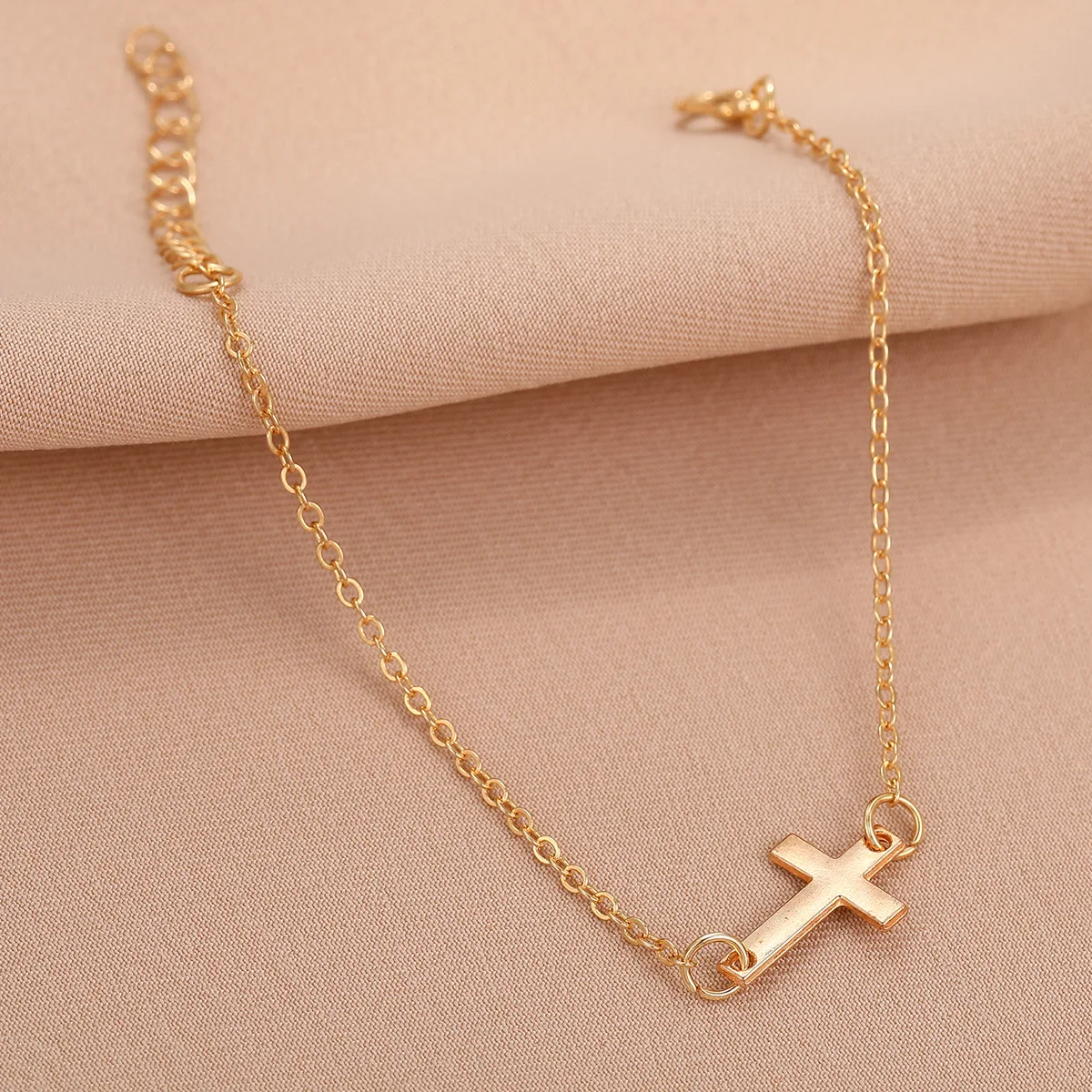 1Pcs Hot Selling Minimalist Cross Bracelet for Women, Fashionable Temperament, Niche Design, High-End Feel, Handmade Accessories