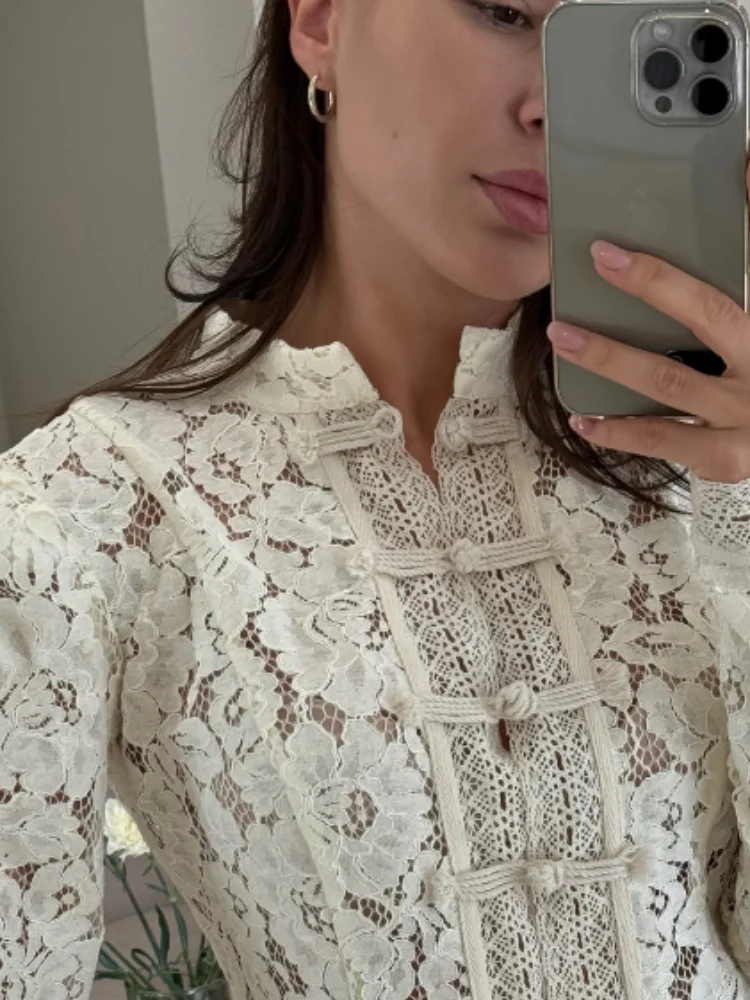 

Women Solid Sexy Hollow Lace Shirt V-neck Sleeveless strapless slim Knit Retro Top Fashion Summer Lady Street Floral Blouses New