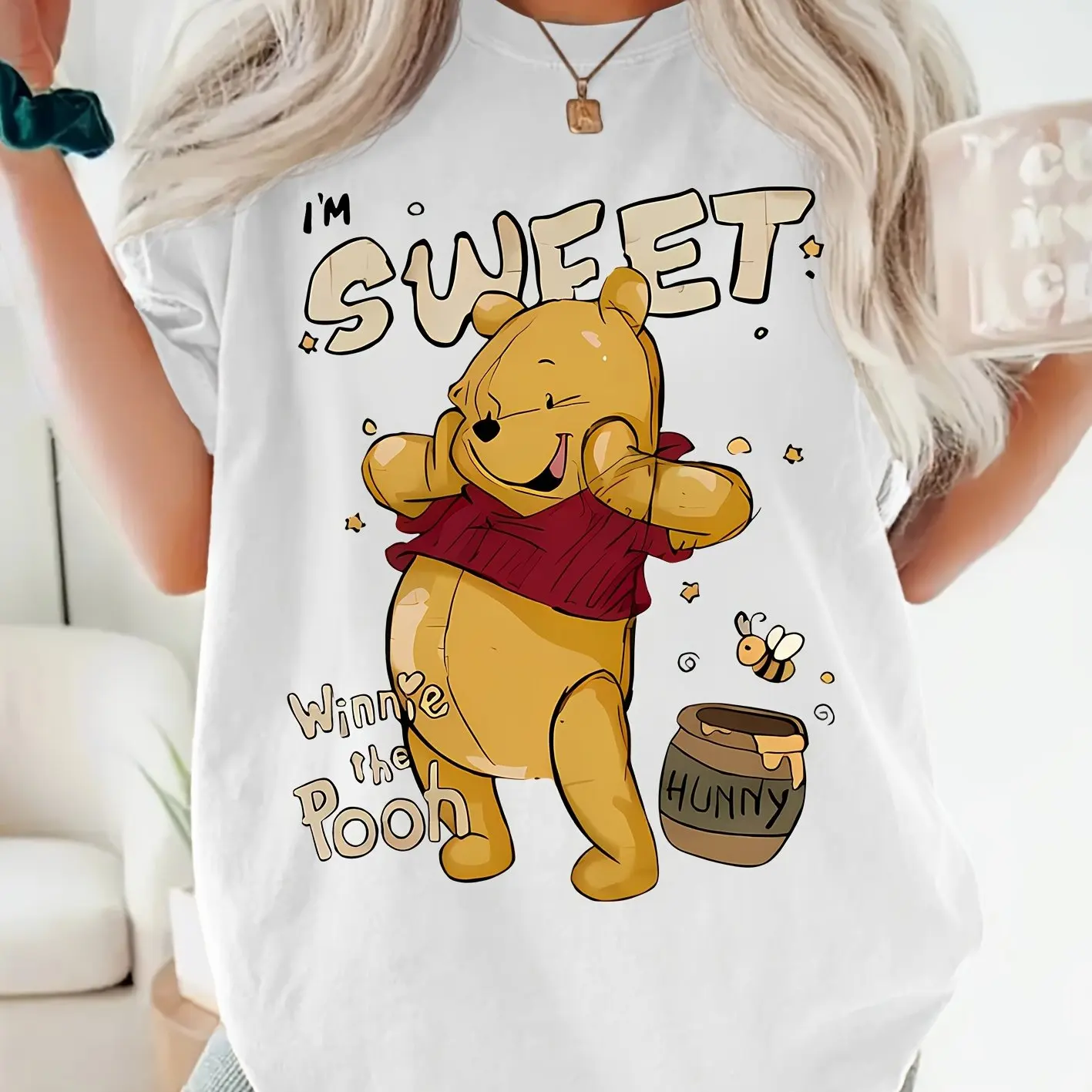 

Disney Winnie The Pooh Honey Printed Round Neck T-shirt Is Suitable for Spring, Summer and Autumn Fashion and Leisure.