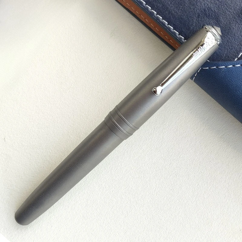 

PK Majohn 139 Shape,All Titanium Alloy Fountain Pen Jinhao Nib No.6 Tip 0.5F Ink Pen Silver Cilp High-end Stationery Beginners