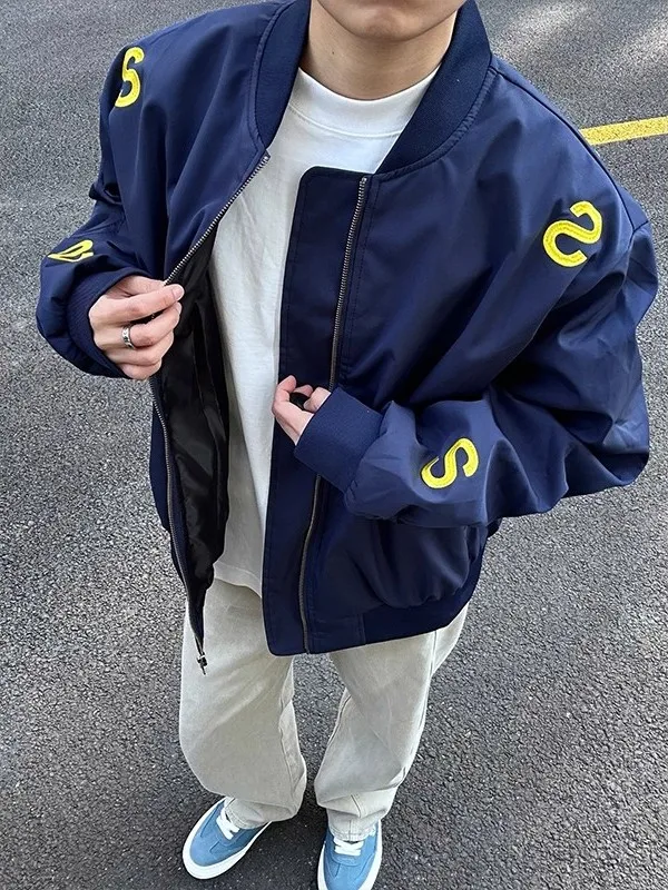 

Новая мужская бейсбольная куртка в американском ретро-стиле с вышивкой, осенне-зимняя утепленная куртка-бомбер свободного кроя из хлопка, модель 2025 года