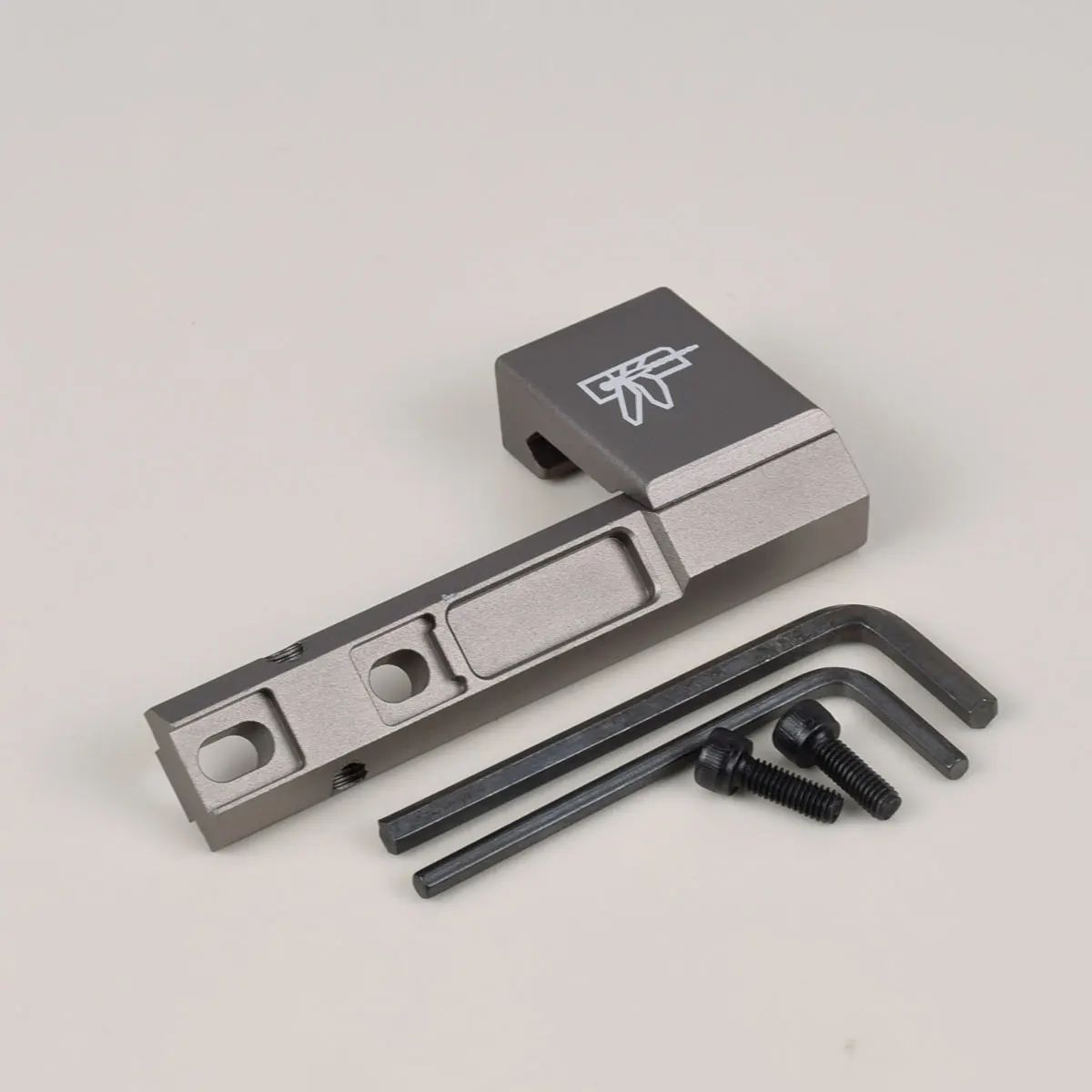Night Hunting Light Offset Mount for Surefire M300 M600 M300V Tactical Scout Weapon Flashlight on 20mm Picatinny Rail