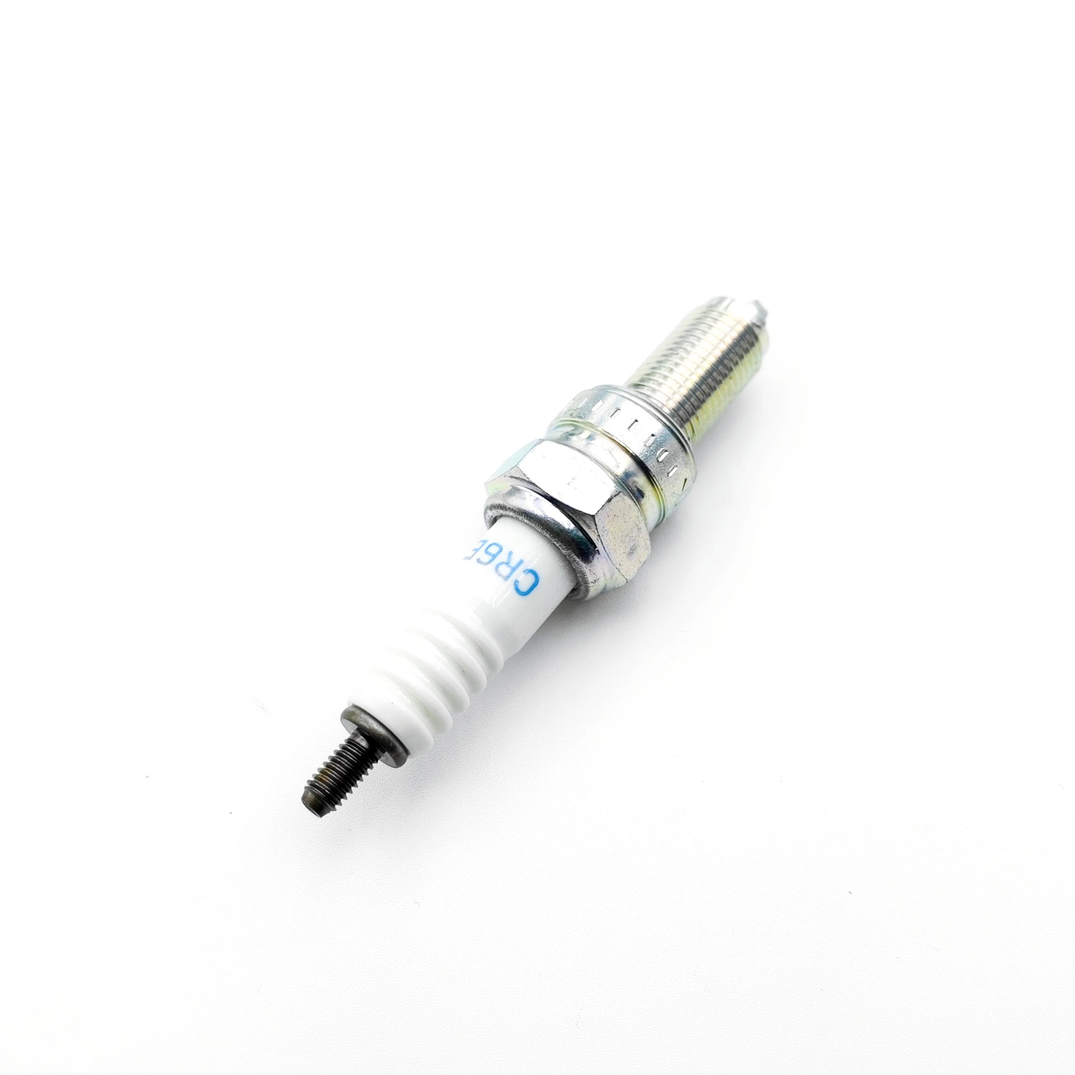 

Spark Plug CR6E for Stels 600GT 700D 700GT 800D Dinli 600 700 800 ATV A160011-00 LU014325