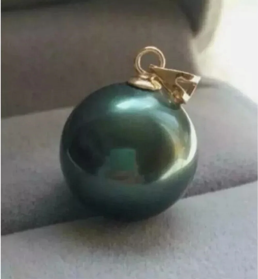 A large quantity of AAAAA round 12-13 mm natural tahitian black green pearl pendant 14k 18k gold