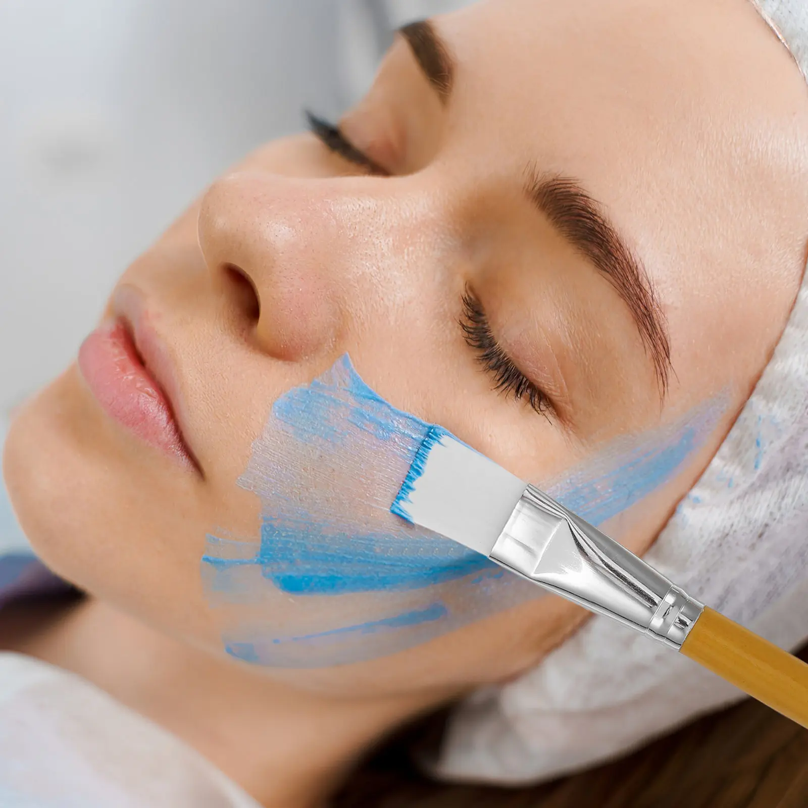 2Pcs Face Mask Brush Professional Wooden Handle Facial Applicator Brush for Nose Eye Lips Cheeks Facial Mask Body Lotion Use