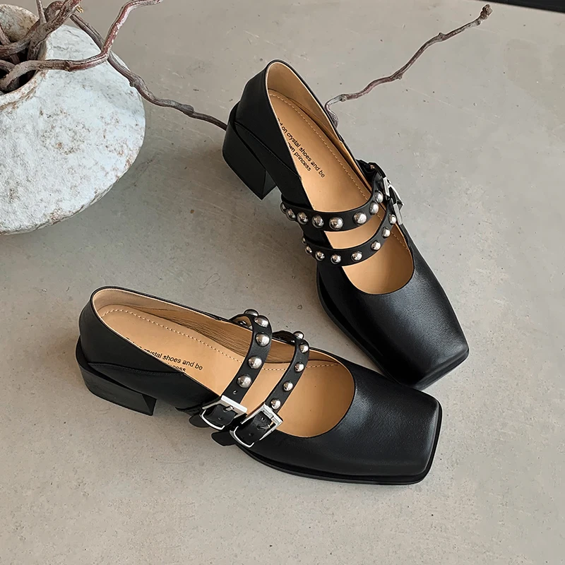 

Туфли-лодочки Мэри Джейн из натуральной кожи с квадратным носком, на массивном каблуке, с одной пряжкой и шипами, весна 2026, новая модная универсальная женская обувь