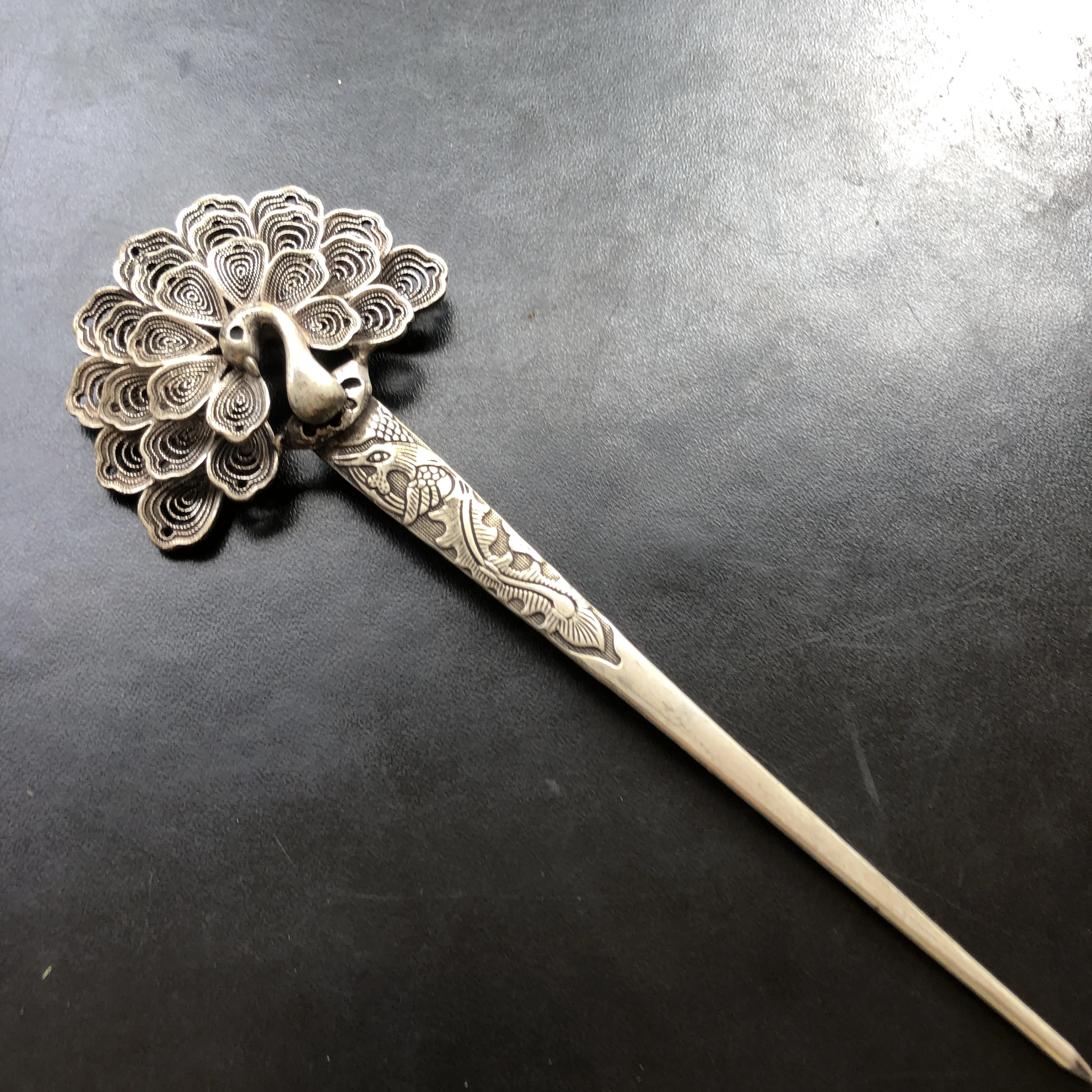 Vintage Peacock Hair Stick Tibetan Silver Filigree Craft Hairpin Retro Chinese Style Hanfu Hair Jewelry for Women Bun Updo Headd
