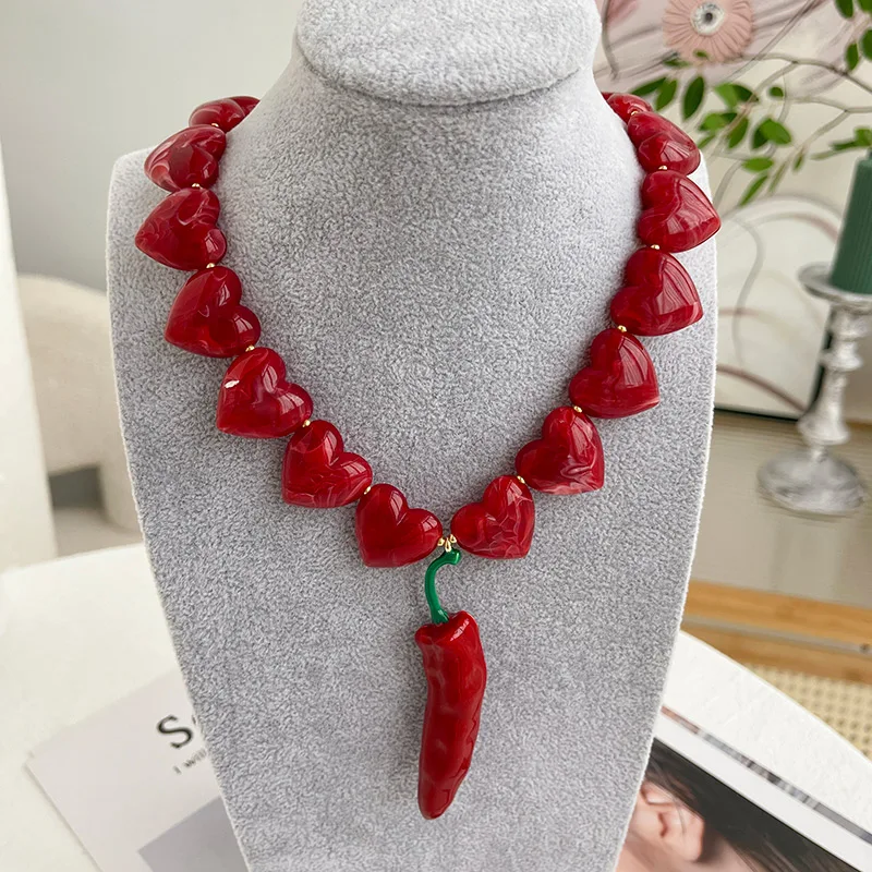 1pc Stylish And Simple Copper Drop Oil Chili Pendant Resin Love Beaded Necklace, Suitable For Ladies\' Parties And Everyday Wear