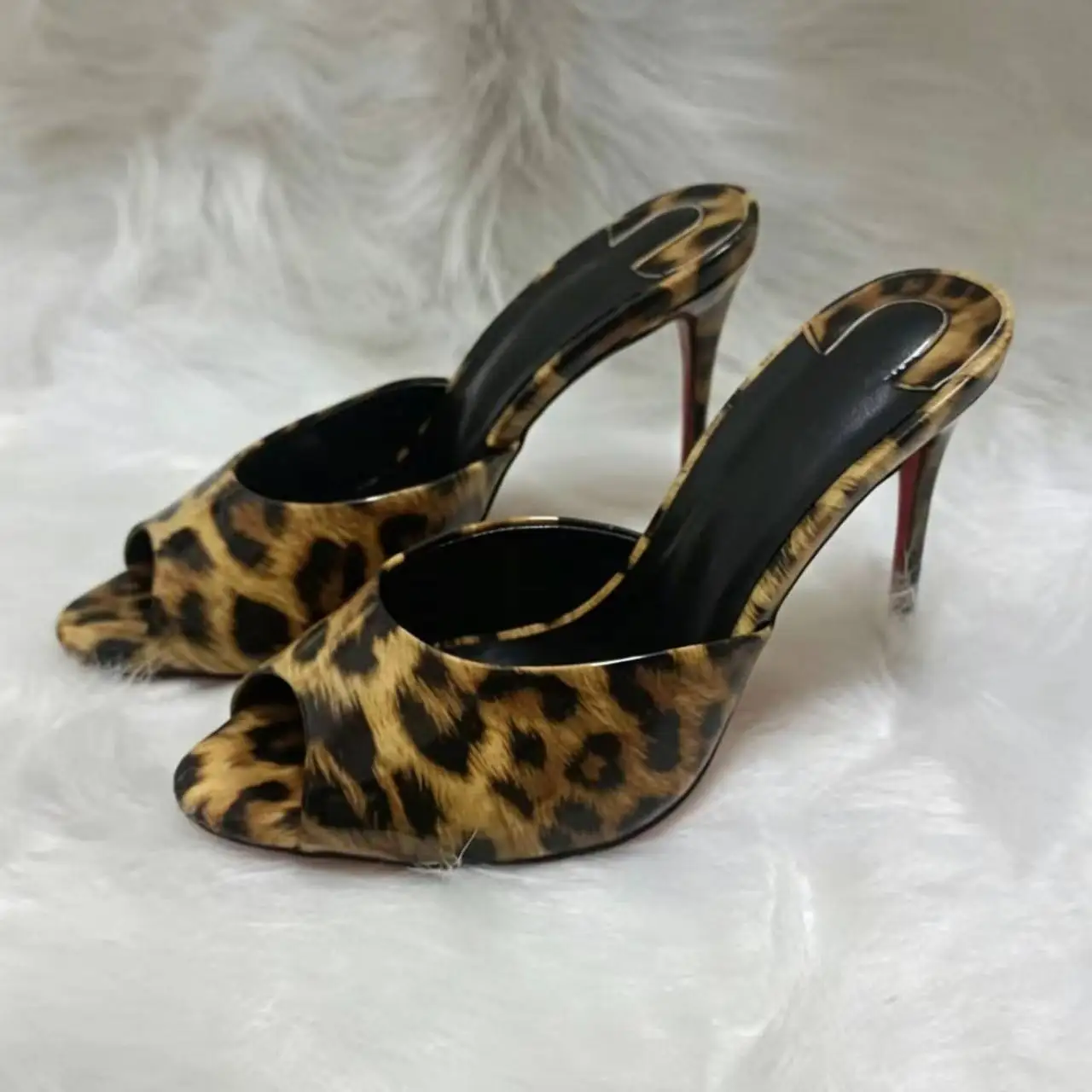 

2026 new patent leather slim heel round toe open toed fish mouth shoes sexy outerwear one-piece slippers women's high heels