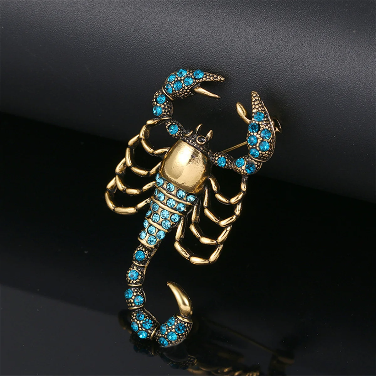 Halloween Retro Scorpion Brooch Fashion Creative Insect Pin Gothic Personalized Jewelry Accessories Party Daily Decoration Gift