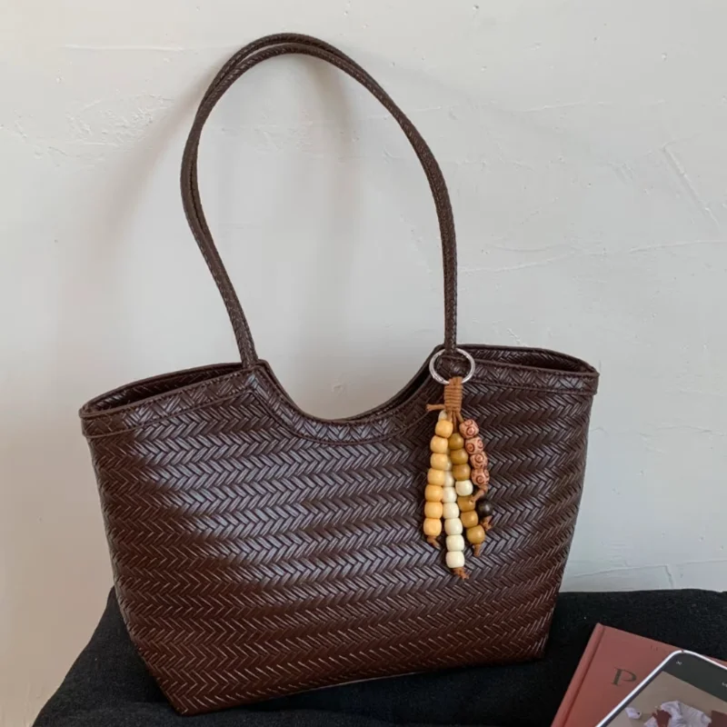 Retro Woven Bag New High-end Style Basket Bag French Fashionable Versatile Tote Bag Women's Large Capacity Commuter Woven Bag