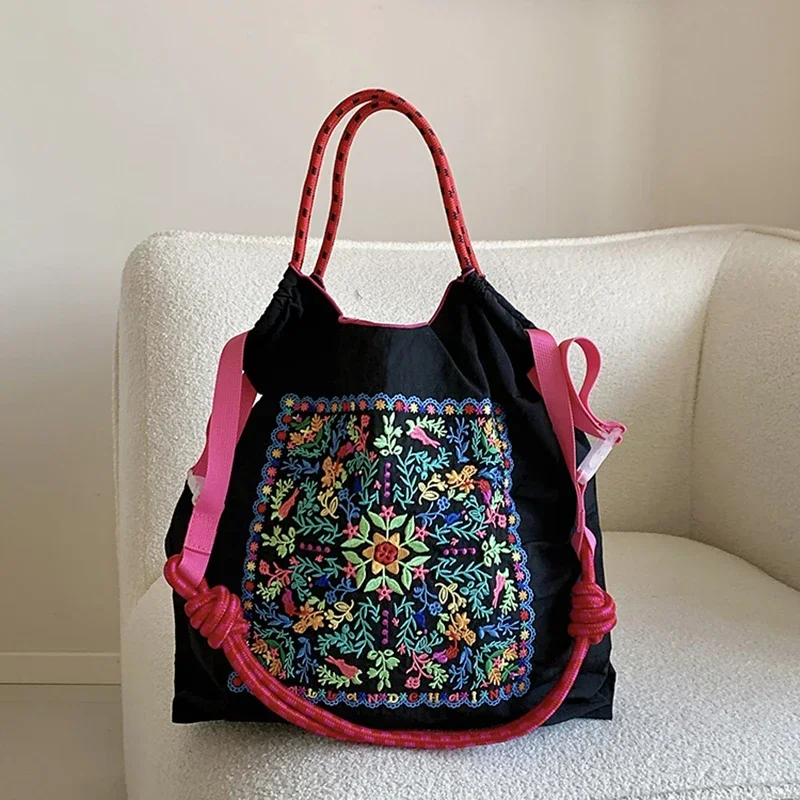 1 Stück neue böhmische, mit Blumen bestickte Umhängetasche, faltbare Tasche mit großem Fassungsvermögen, geeignet für Reisen, Einkäufe, Urlaubsgeschenke. – Detail 4