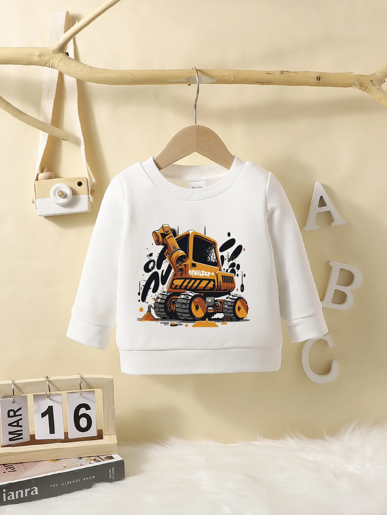 

Spring Autumn Boys Sweater Round Neck Long Sleeved Tractor Picture Top Fashionable Warm Infant Toddler