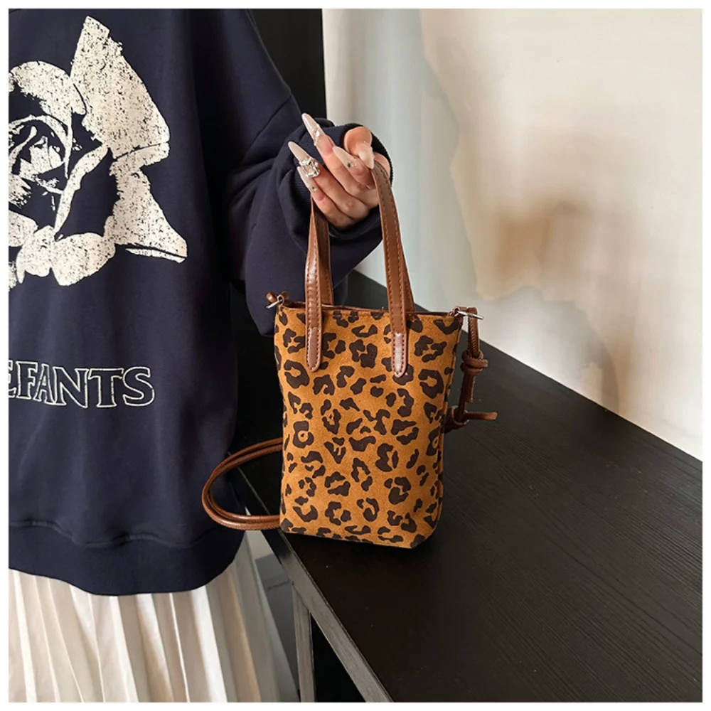

Vintage Leopard Print Small Square Bag Women Niche Suede-covered Handbag Phone Bag Fashion Versatile Shoulder Crossbody Bag