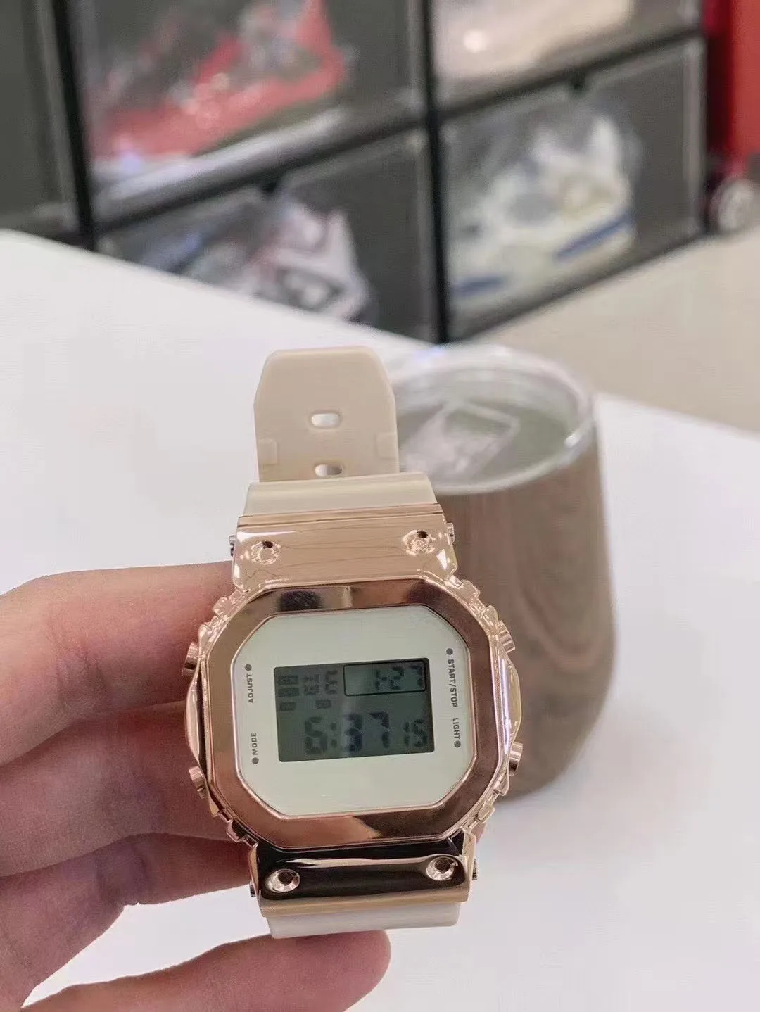 세련된 남성 맞춤형 전자 시계, 다기능 LED 화면 전자 방수 디지털 손목시계