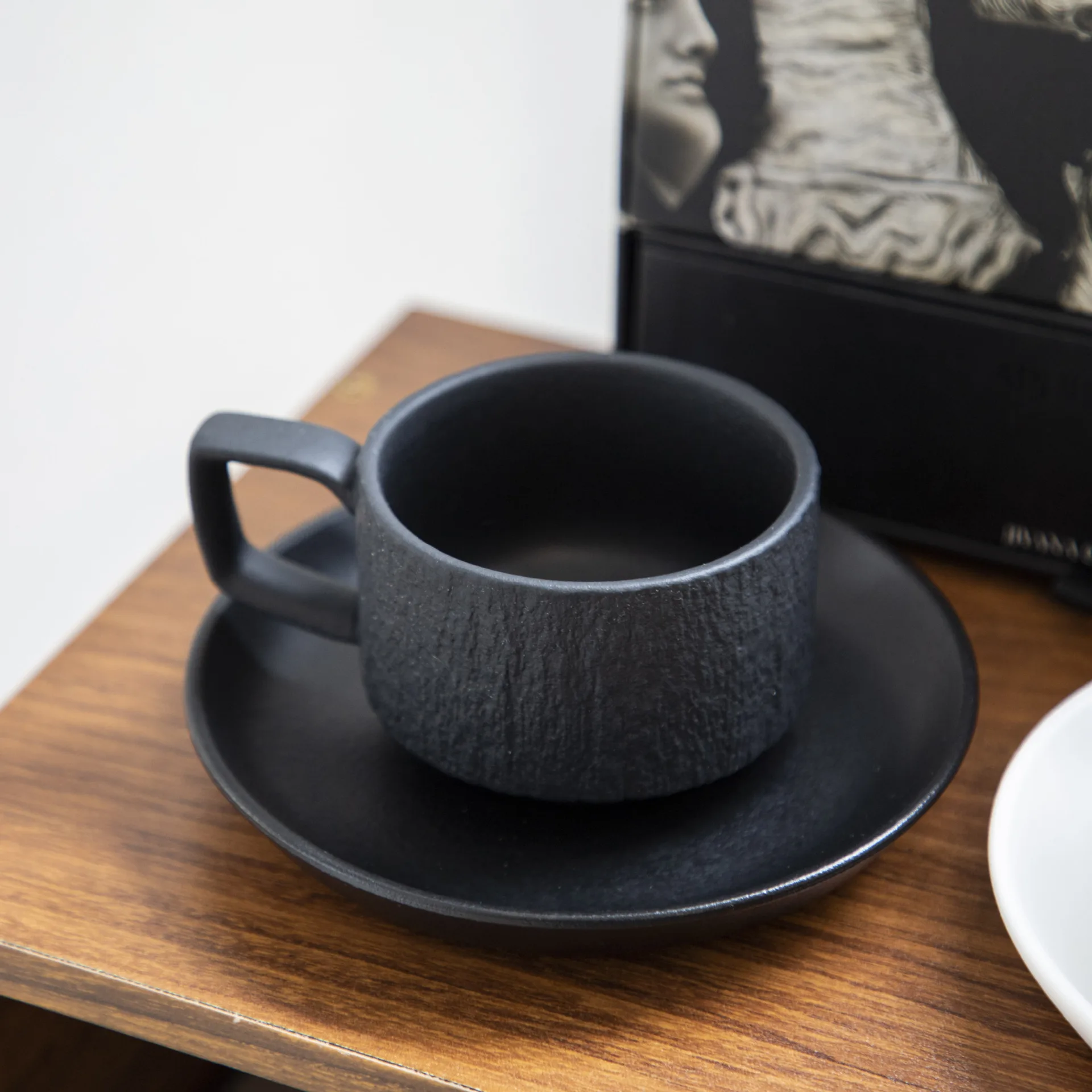 Creative Ceramic Mug Classic Black White Stone Grain Coffee Cup Home Hotel Cups Lovers Cup Japanese Simple Office Water Cup