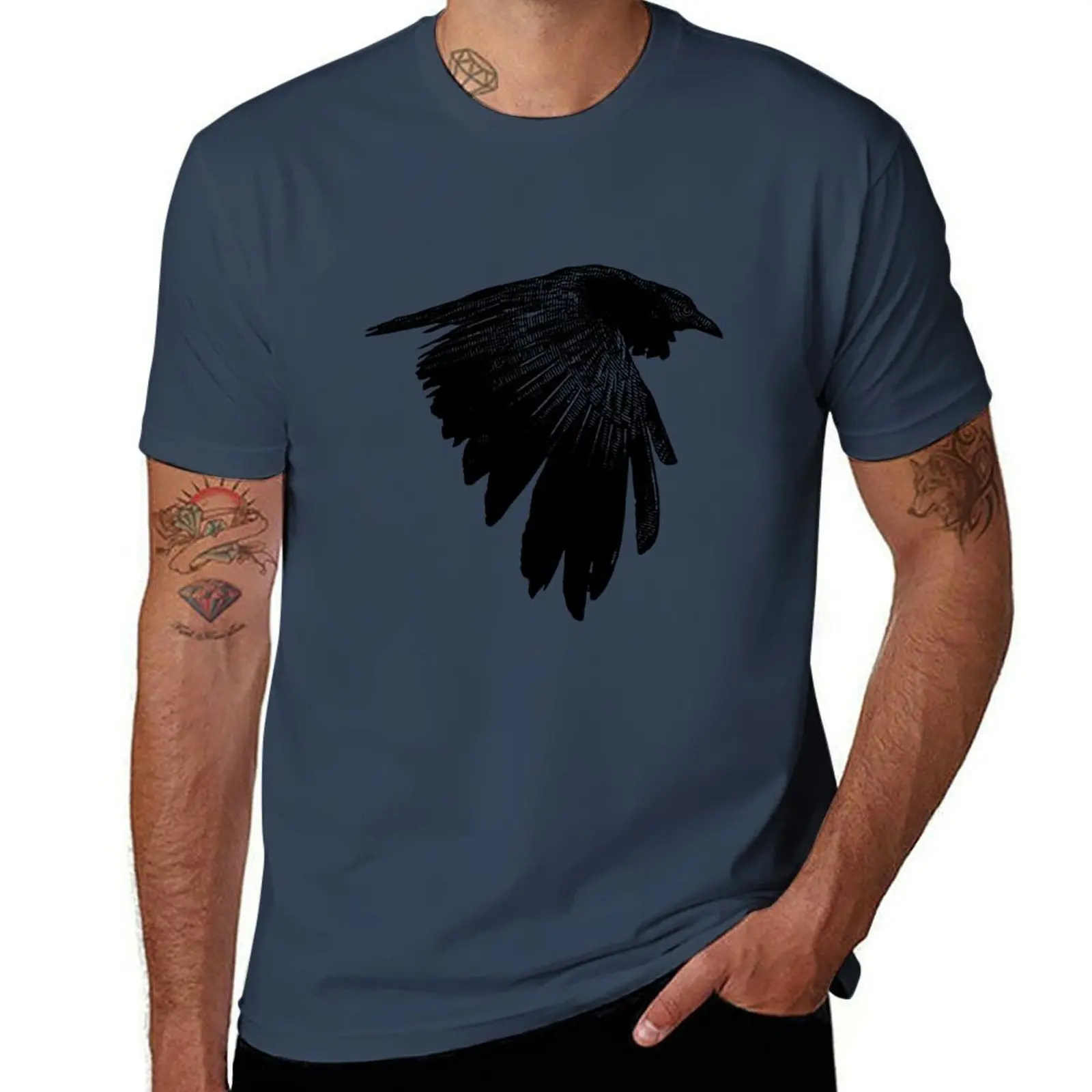 

Flying Raven bird Corvus Corax Corvid T-Shirt Thanksgiving Casual Tee