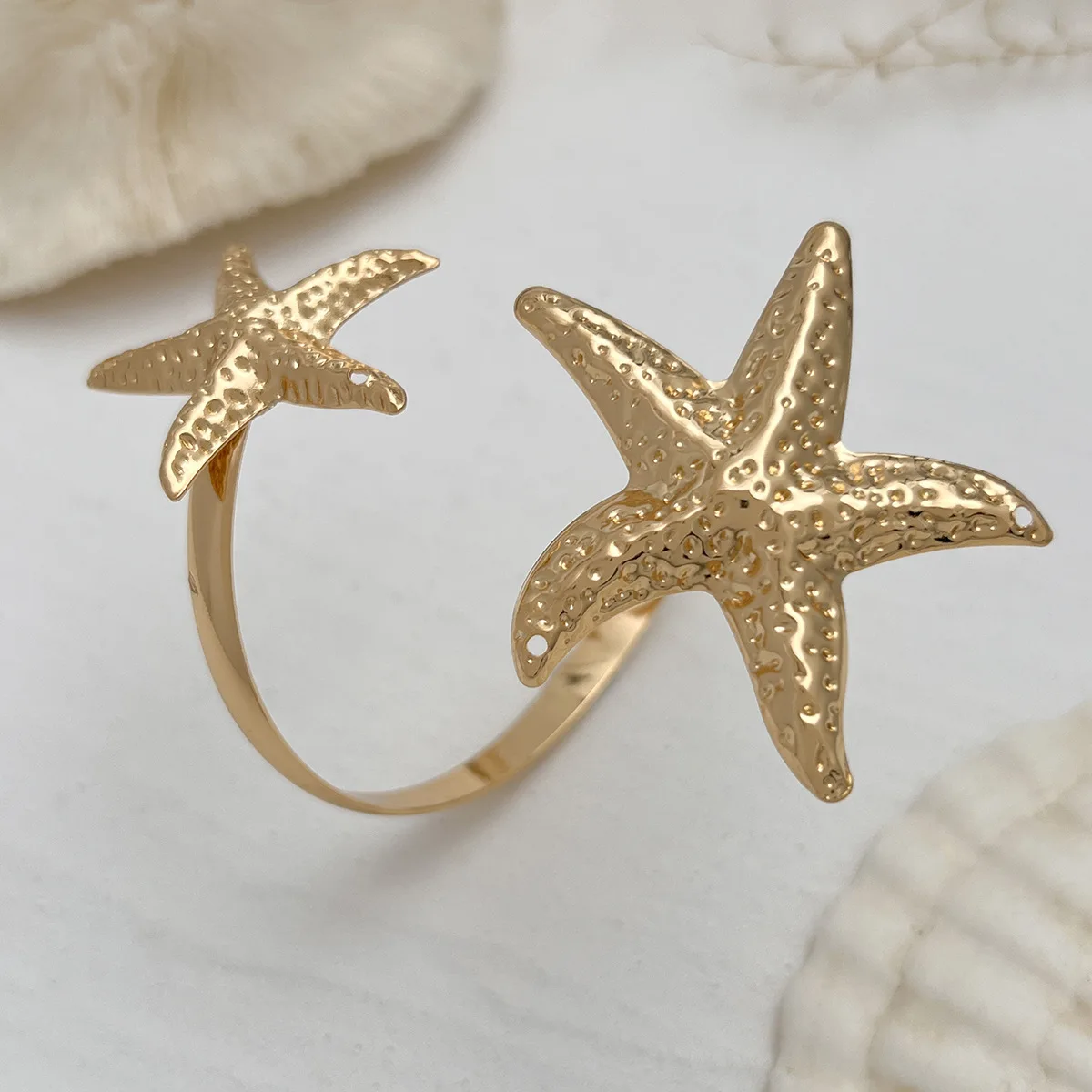 Hot Sale Ocean Vacation Style Starfish Flower Cuff Bangle for Women Minimalism Spiral Arm Open Bracelet Charm Party Jewelry Gift