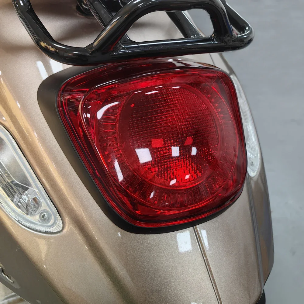 

Motorcycle Taillight Trim Cover Rear Lamp Protector for Vespa Sprint Primavera 150 2018-2024