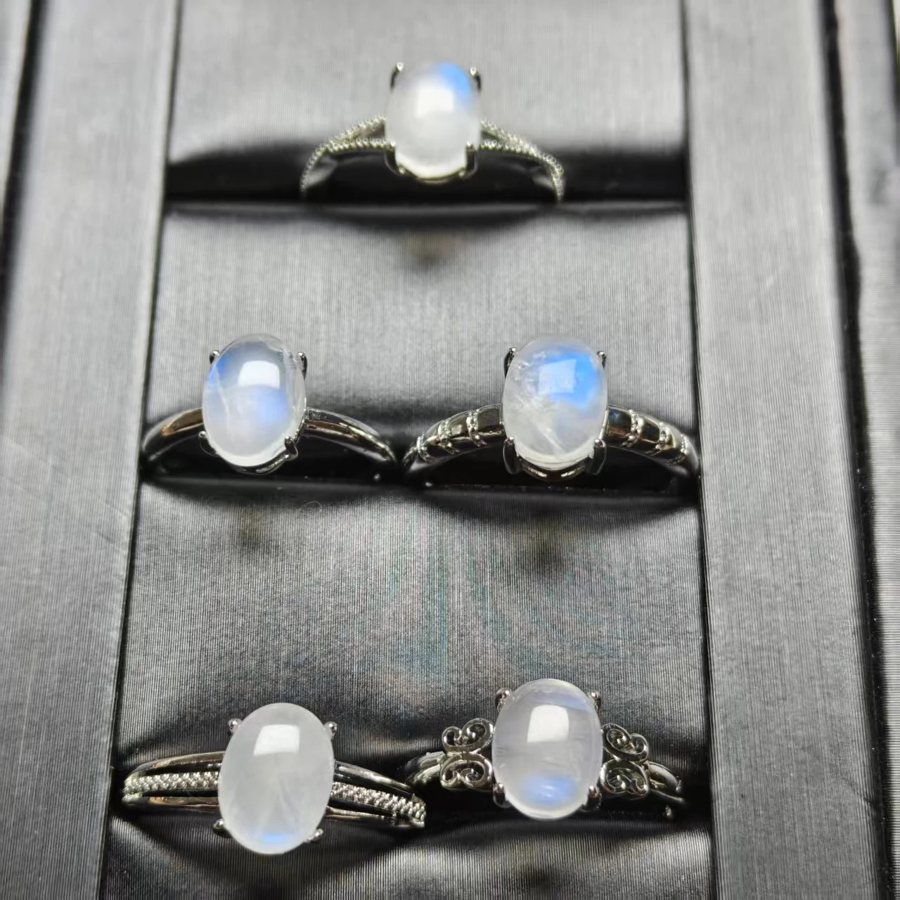 Natürlicher Mondstein-Kupferring mit Verstellbarem Verschluss, mit Personalisiertem Labradorit-Design und Hochwertigem Ringstil – Detail 4
