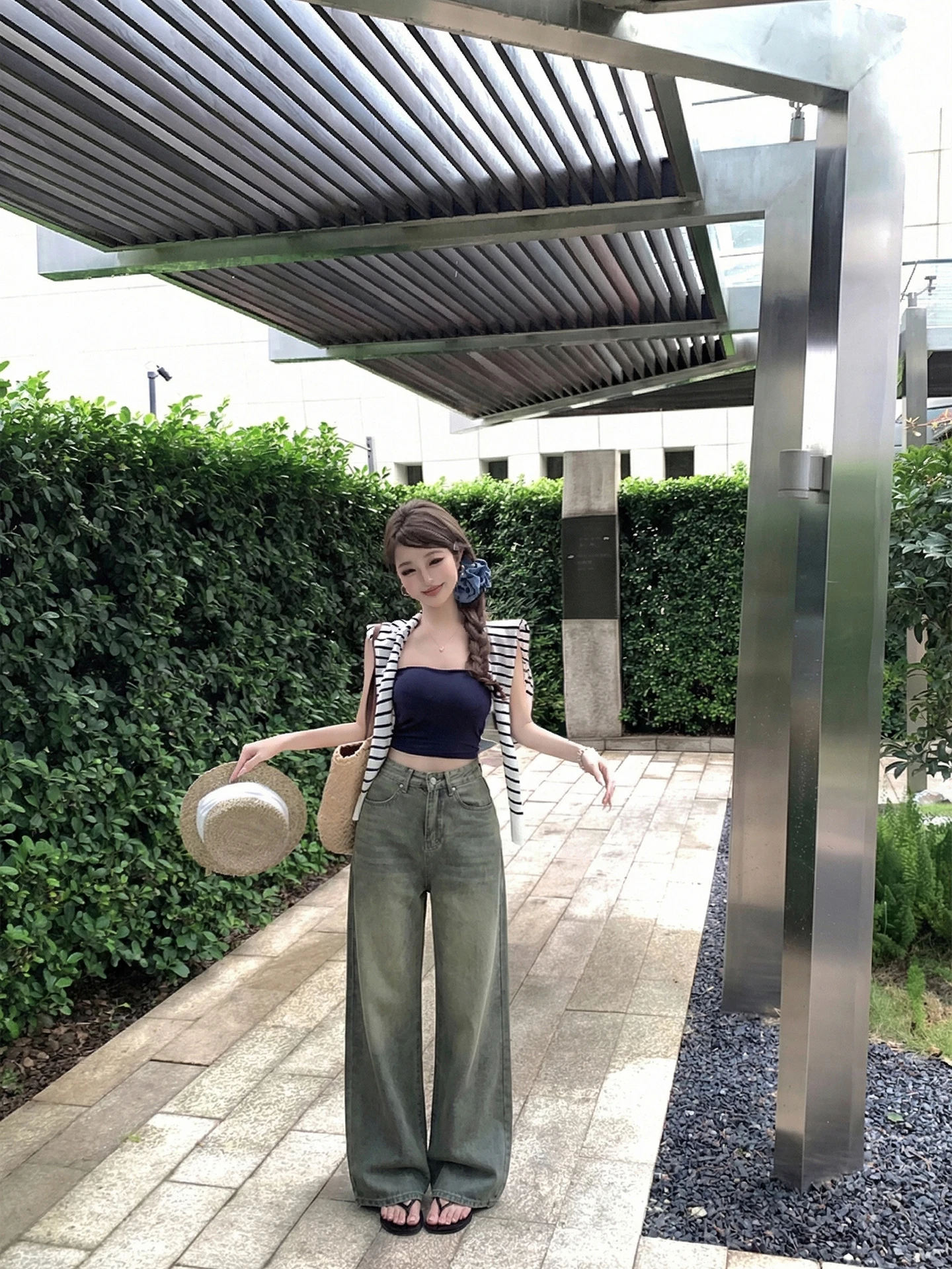 

Retro High Waist Wide Leg Jeans Women's Black Strawberry Washed Denim Pants Spring Straight Cut Long Trousers Slimming Effect