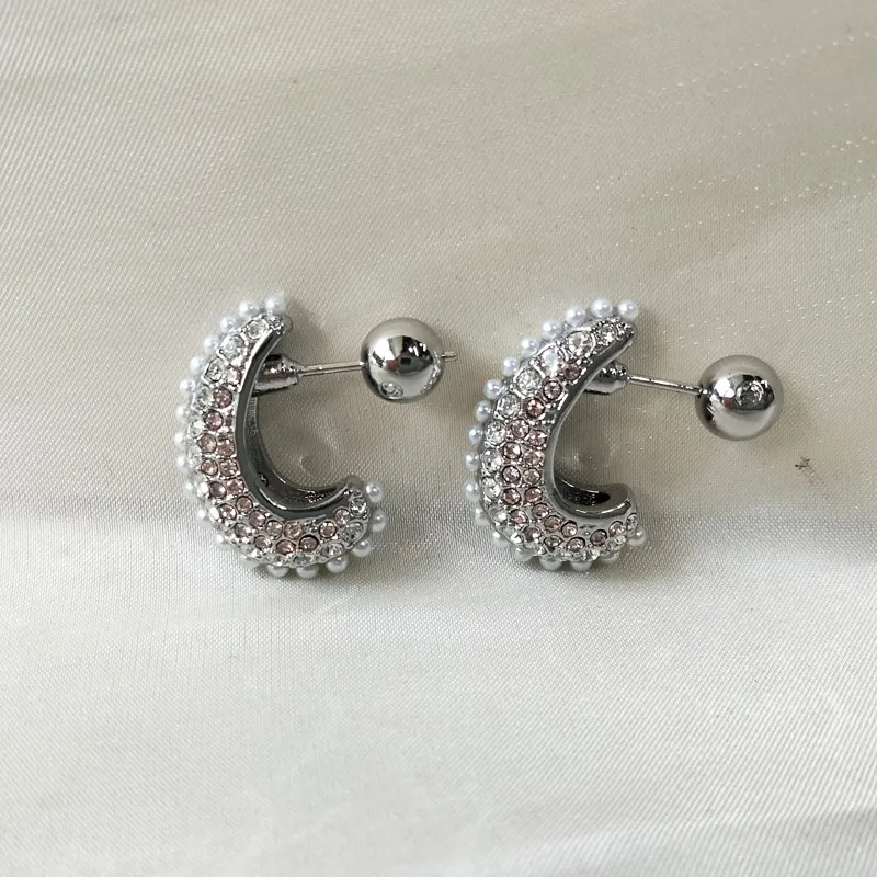 Sublima 2024 ciondoli originali Set di gioielli raffinati collana di goccia di lusso orecchino di perle braccialetto di conchiglia anello gioielli