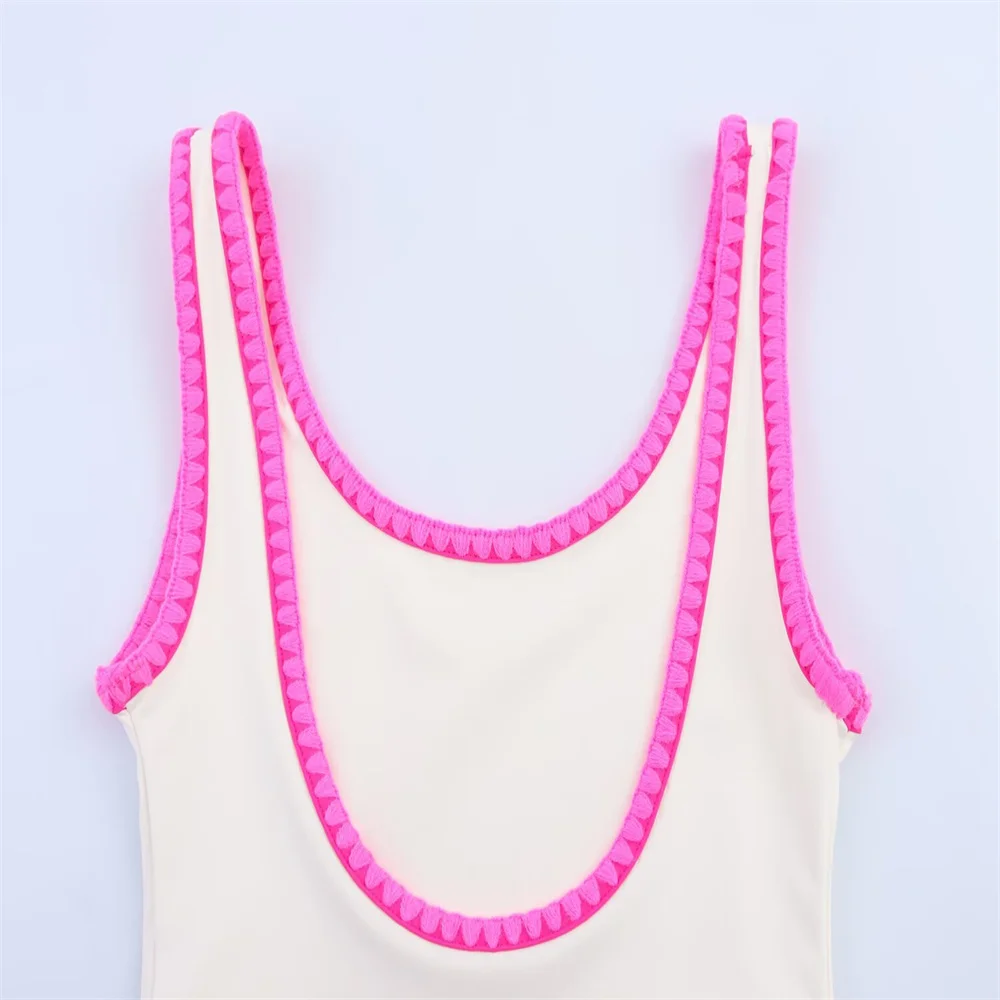 Zomer nieuw casual hemdje met ronde hals, contrasterende stiksels, strepen en accessoires jumpsuit