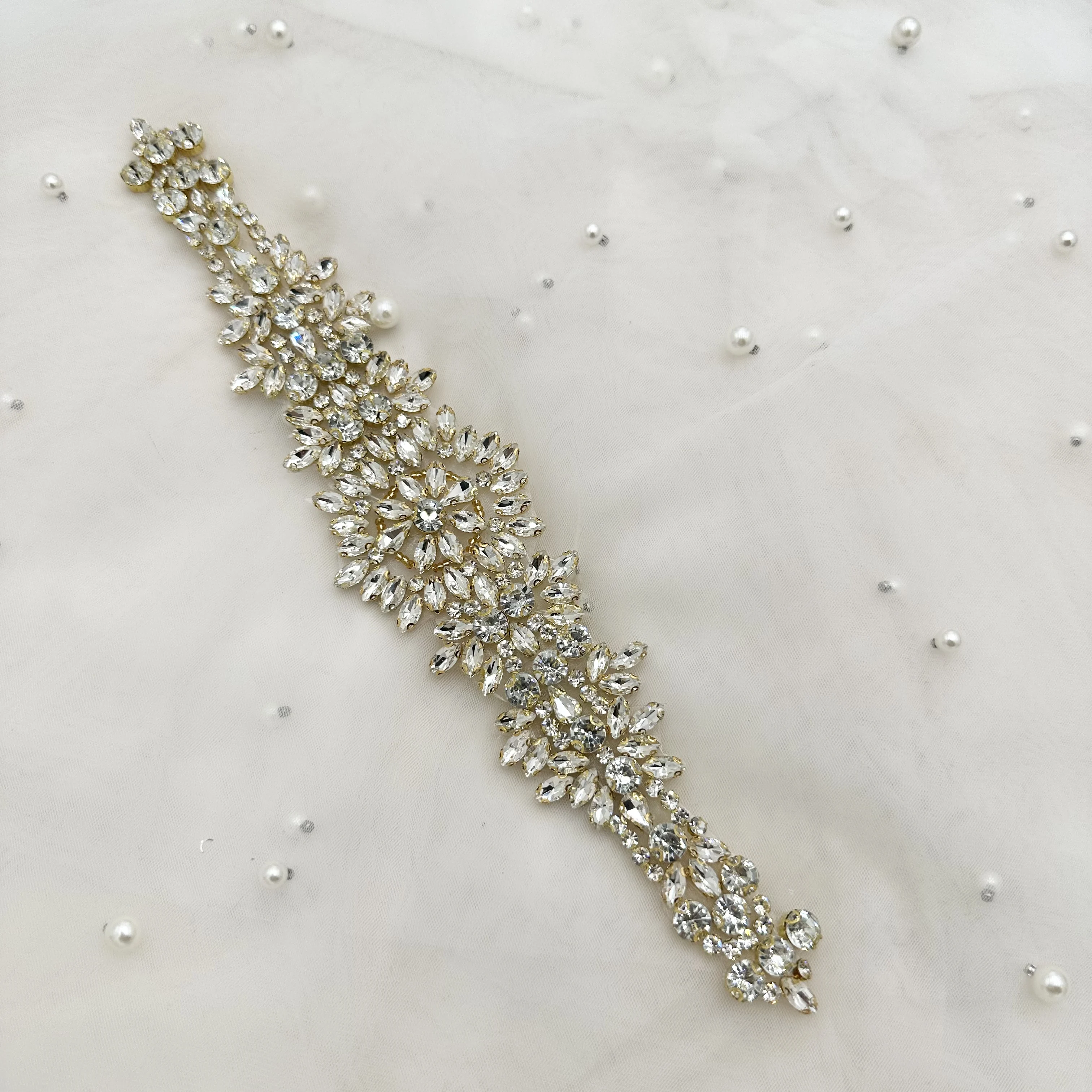 Red Hand-Sewn Glass Seed Beads Rhinestone Embellishment for Girls' Evening Dresses, DIY Beaded Headbands, Hair Accessories, and Materials