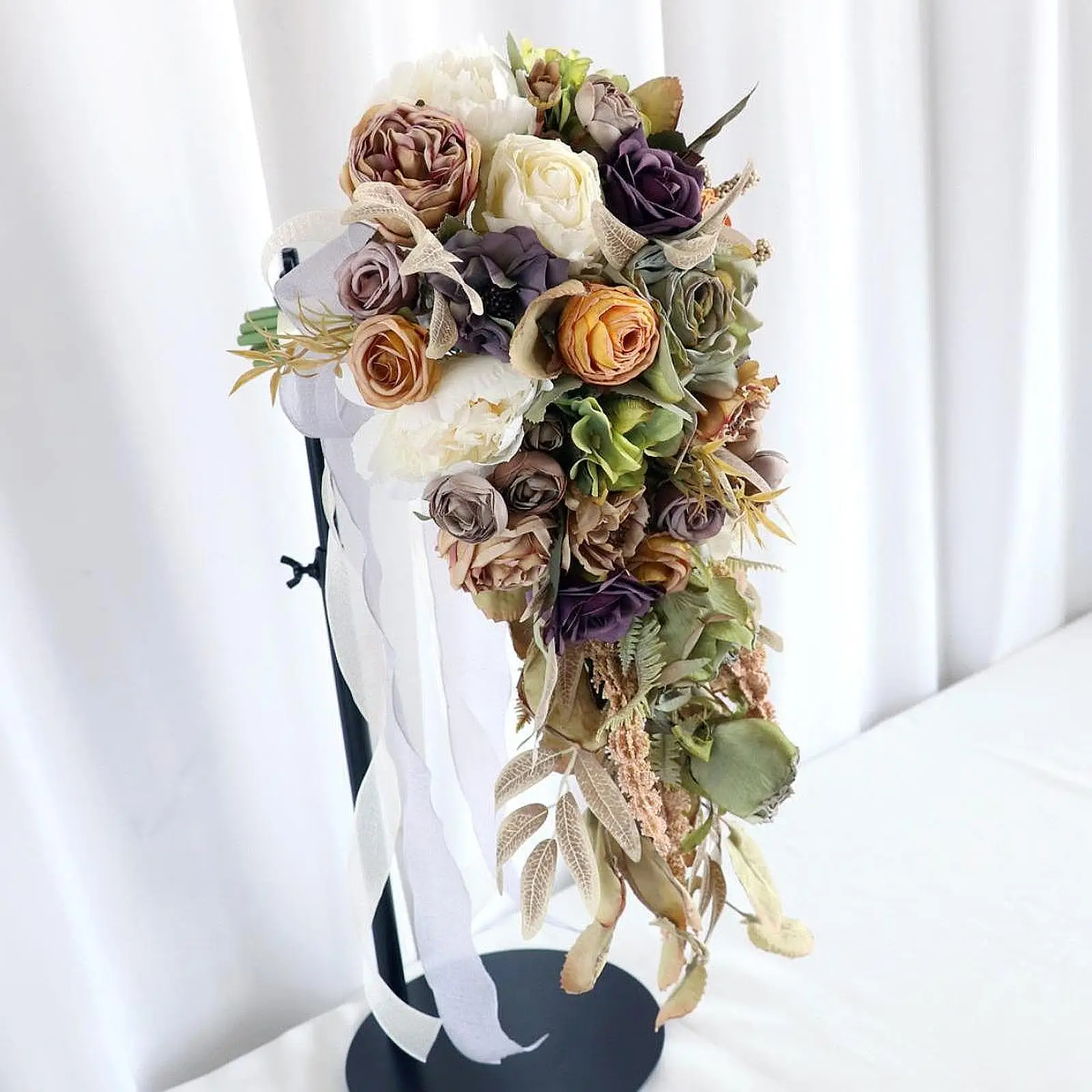 

Wedding Bouquet Realistic Decorative Silk Flower Bridal Bouquet for Ceremony Party Bridal Shower Wedding Centerpieces Decoration