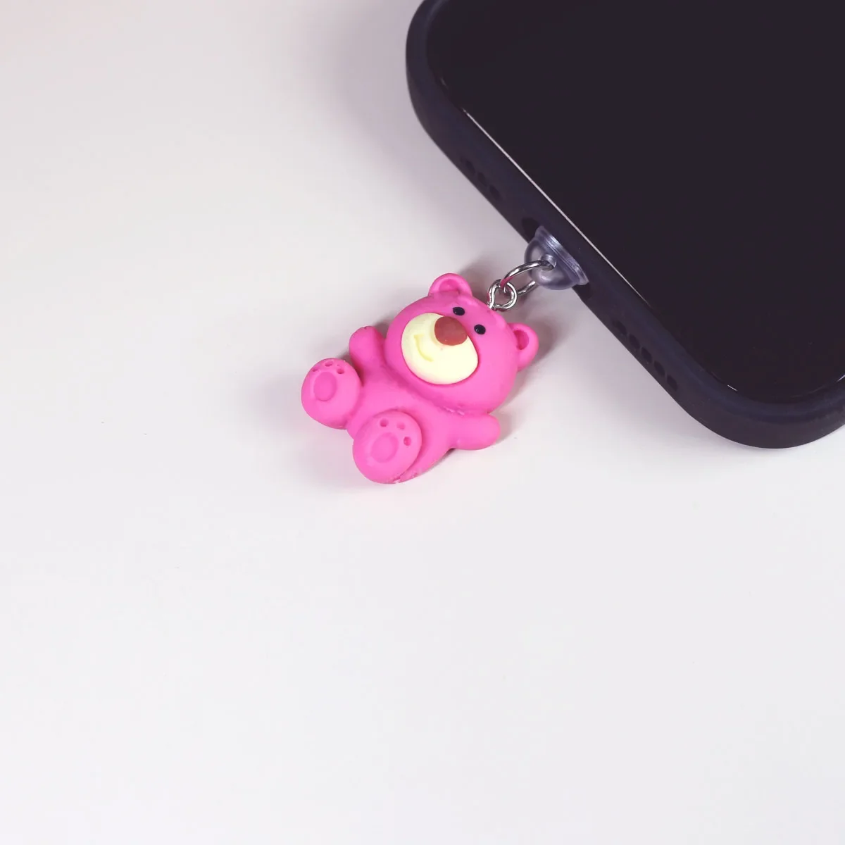 بوه الدب لوسو الفراولة الدب الهاتف الغبار المكونات لطيف الراتنج سحر آيفون نوع C ميناء ديكور Kawaii هدية #5